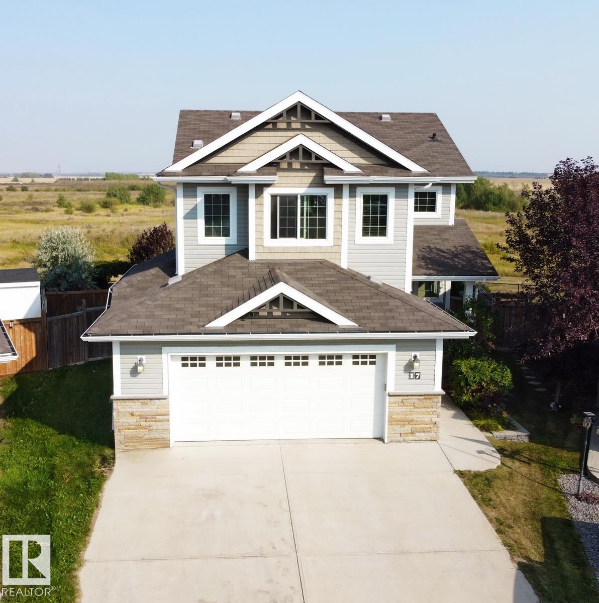 Photo 2 at 17 Garcia Close, Sienna, Fort Saskatchewan