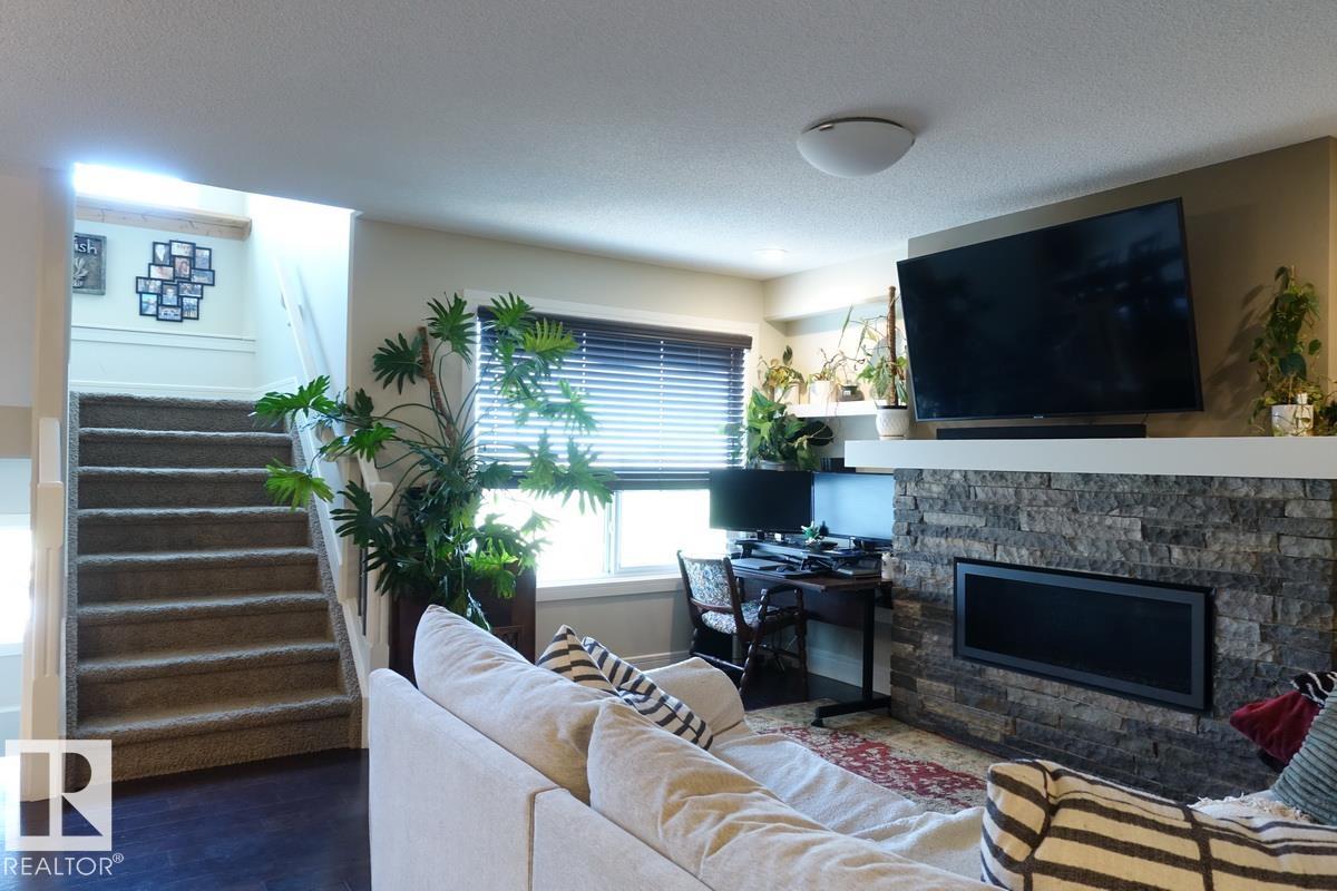 Photo 5 at 17 Garcia Close, Sienna, Fort Saskatchewan