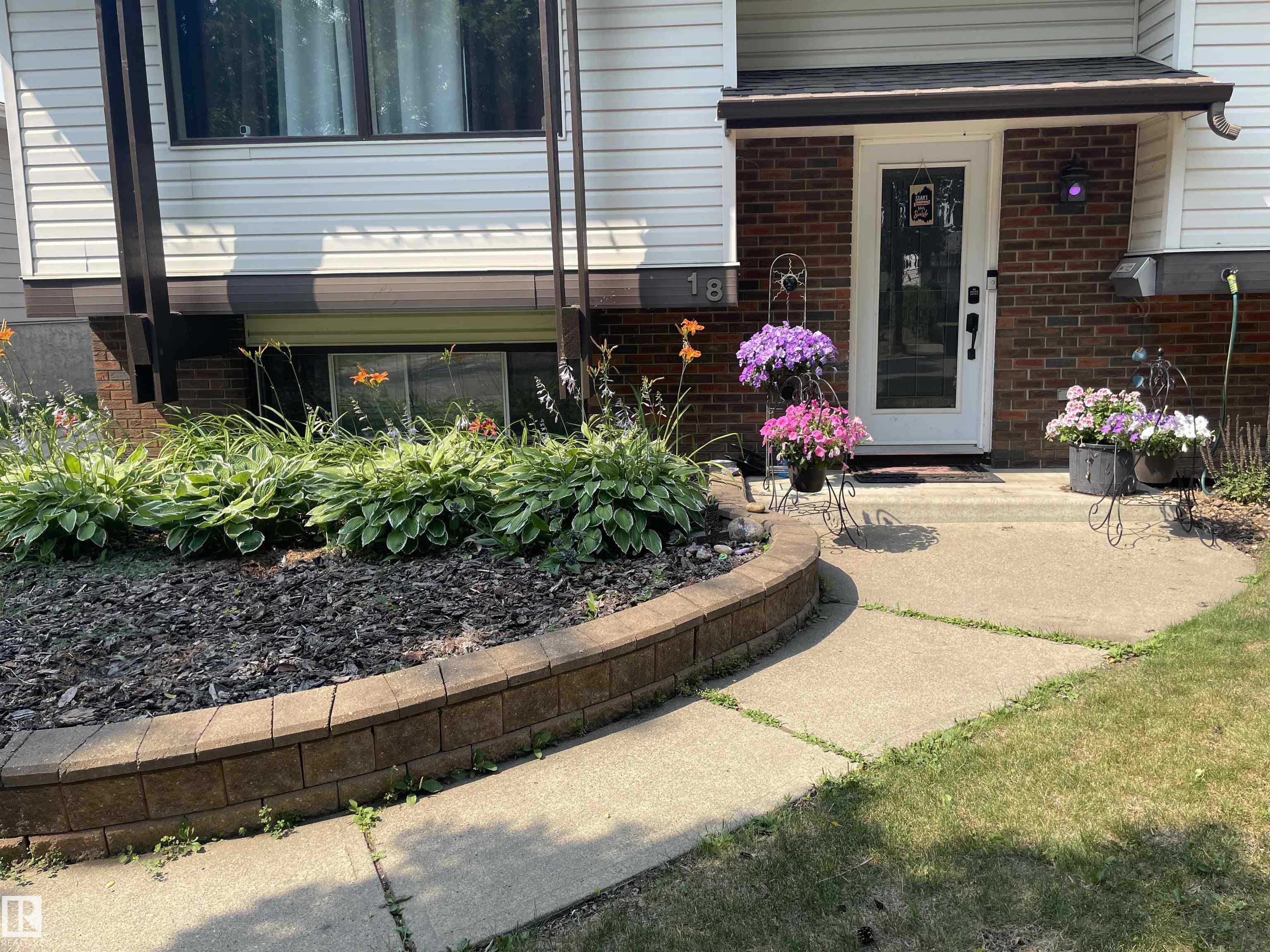 Photo 27 at 18 Lockhart Drive, Lacombe Park, St. Albert