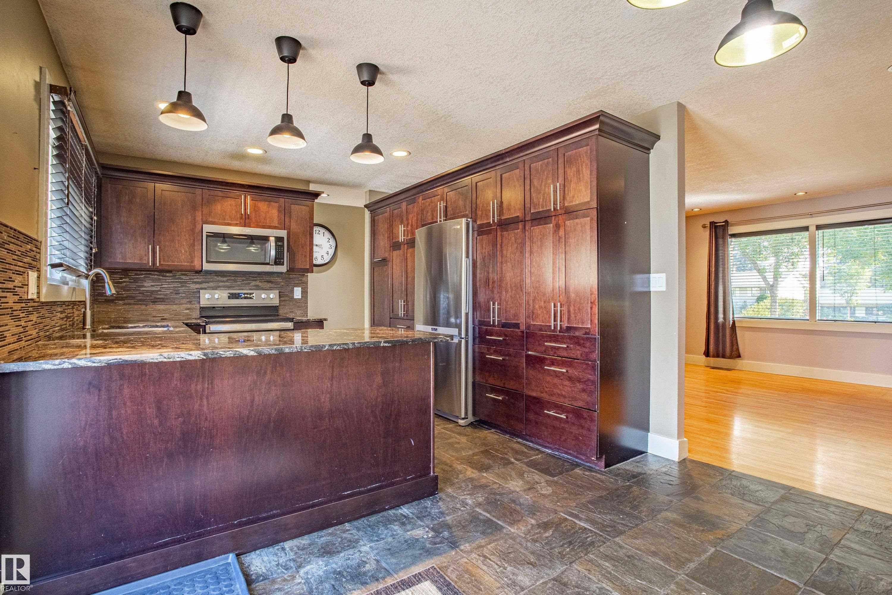 Photo 10 at 18 Lockhart Drive, Lacombe Park, St. Albert