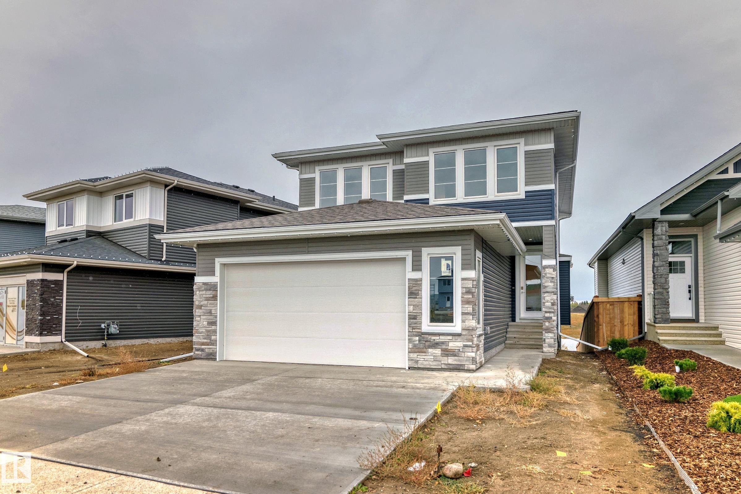 Photo 2 at 10226 92a Avenue, Morinville