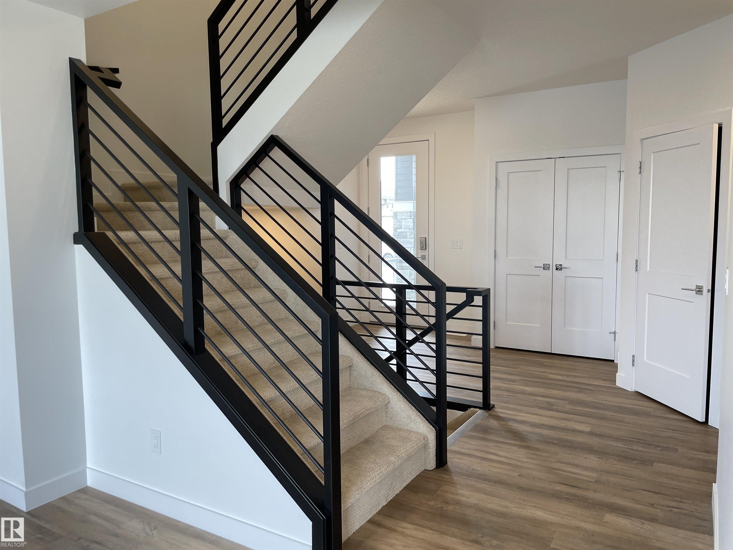 Photo 4 at 10226 92a Avenue, Morinville