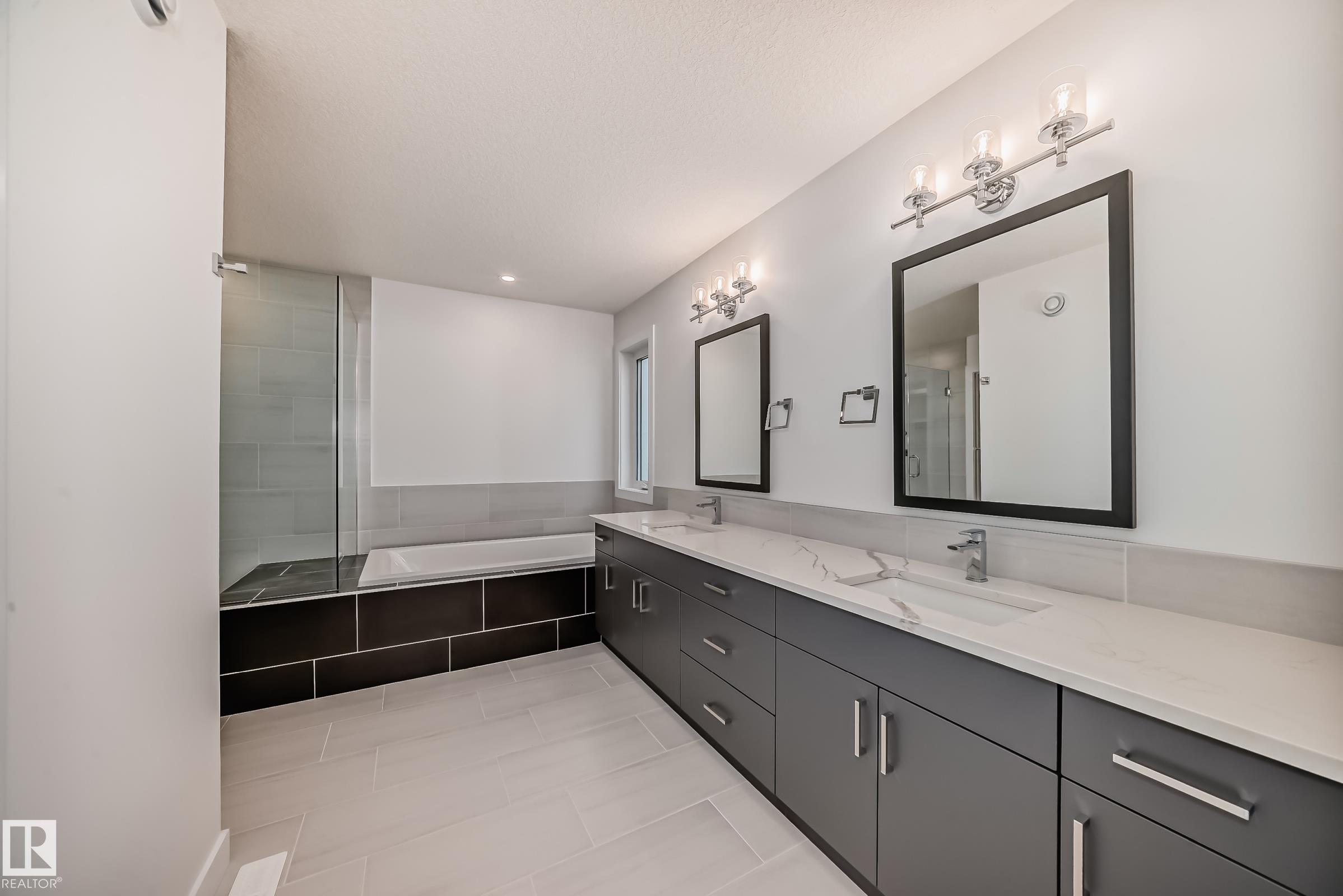 Photo 32 at 10226 92a Avenue, Morinville