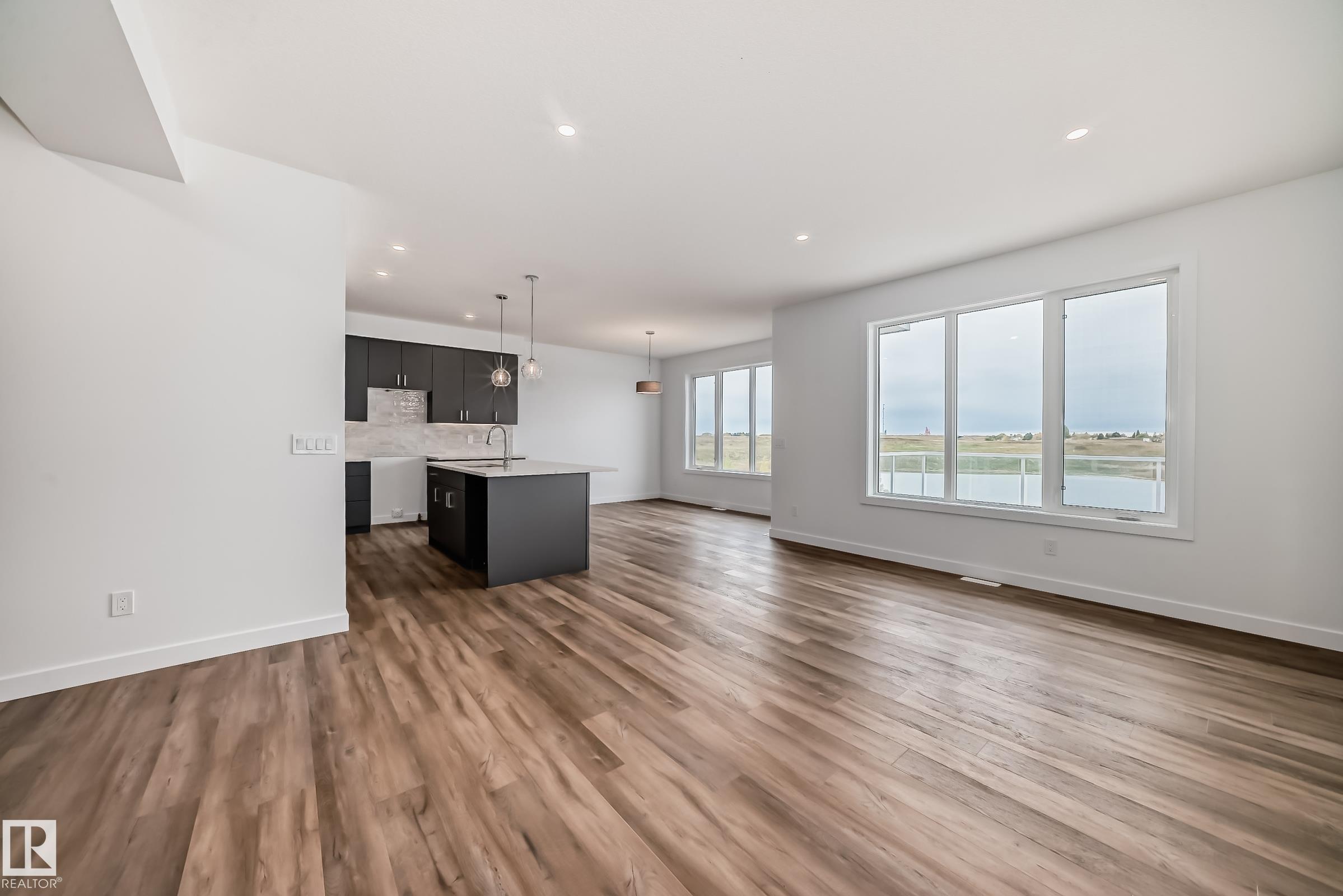 Photo 10 at 10226 92a Avenue, Morinville