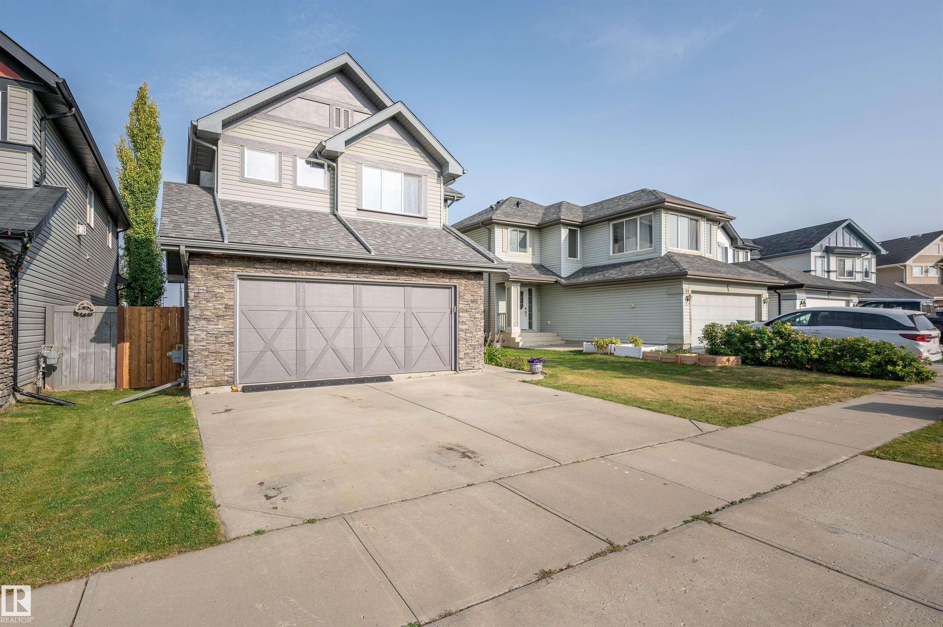 Photo 2 at 40 Becker Crescent, South Fort, Fort Saskatchewan