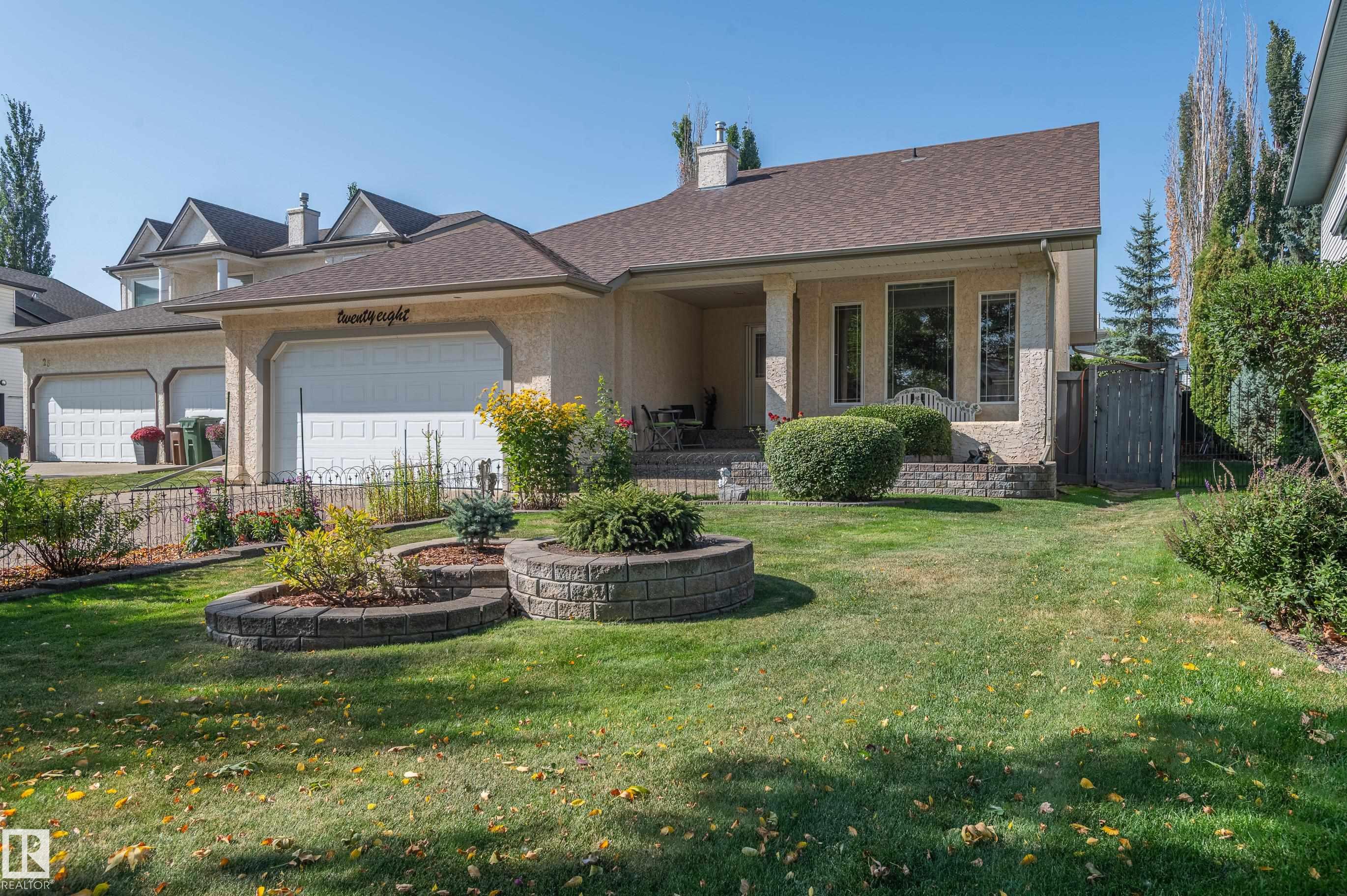 Photo 2 at 28 Oakdale Place, Oakmont, St. Albert
