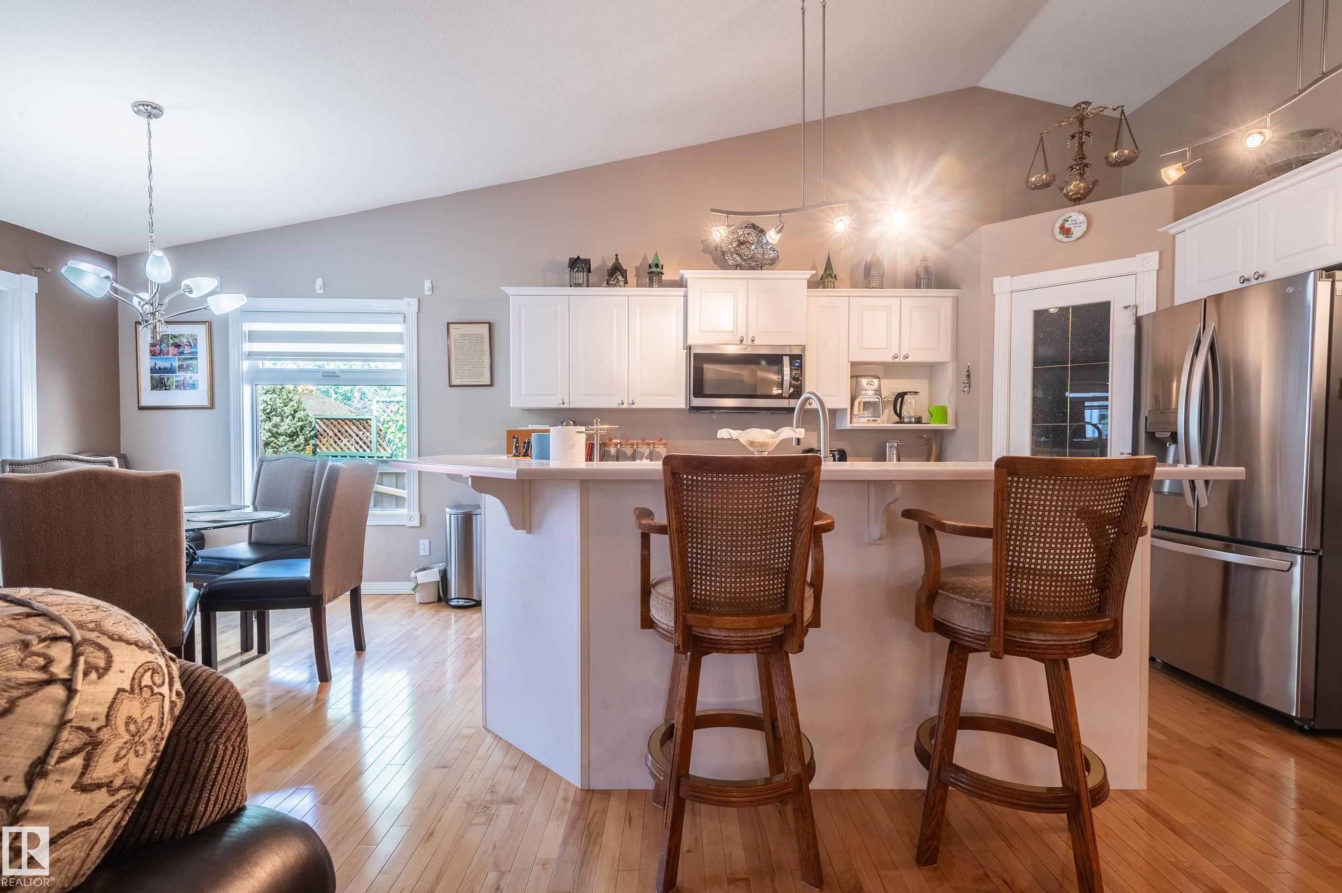 Photo 15 at 28 Oakdale Place, Oakmont, St. Albert