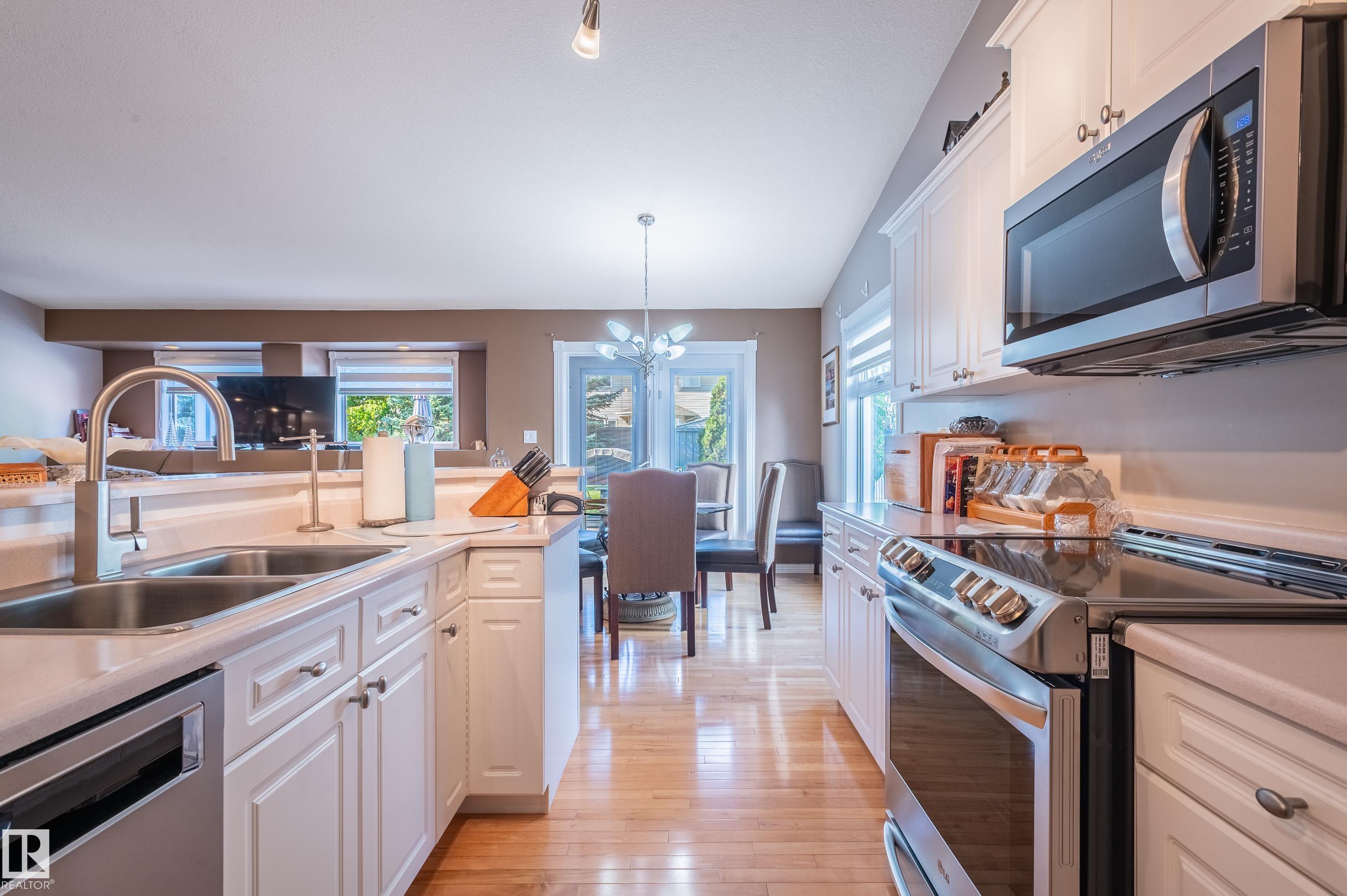 Photo 19 at 28 Oakdale Place, Oakmont, St. Albert