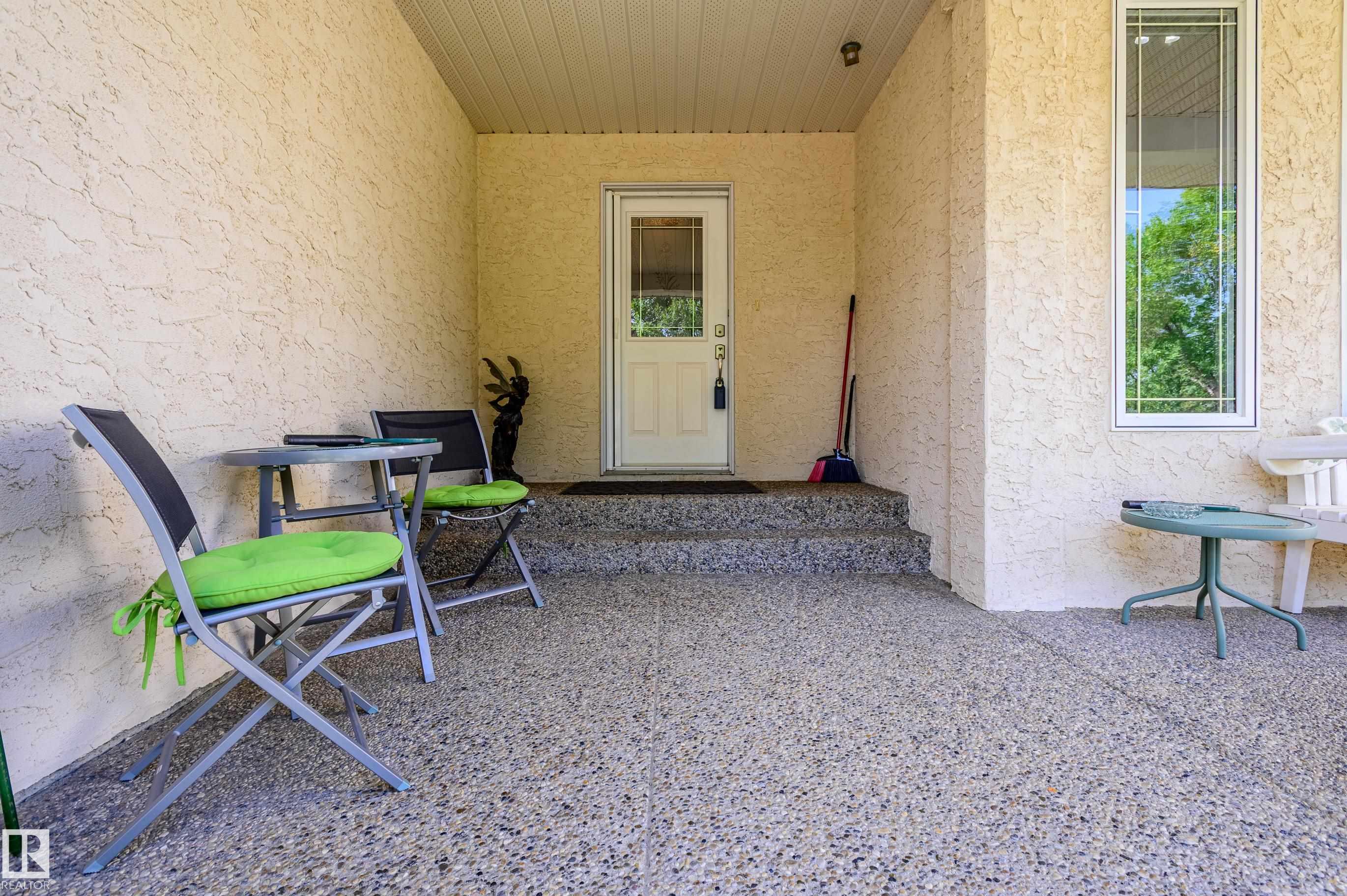 Photo 4 at 28 Oakdale Place, Oakmont, St. Albert