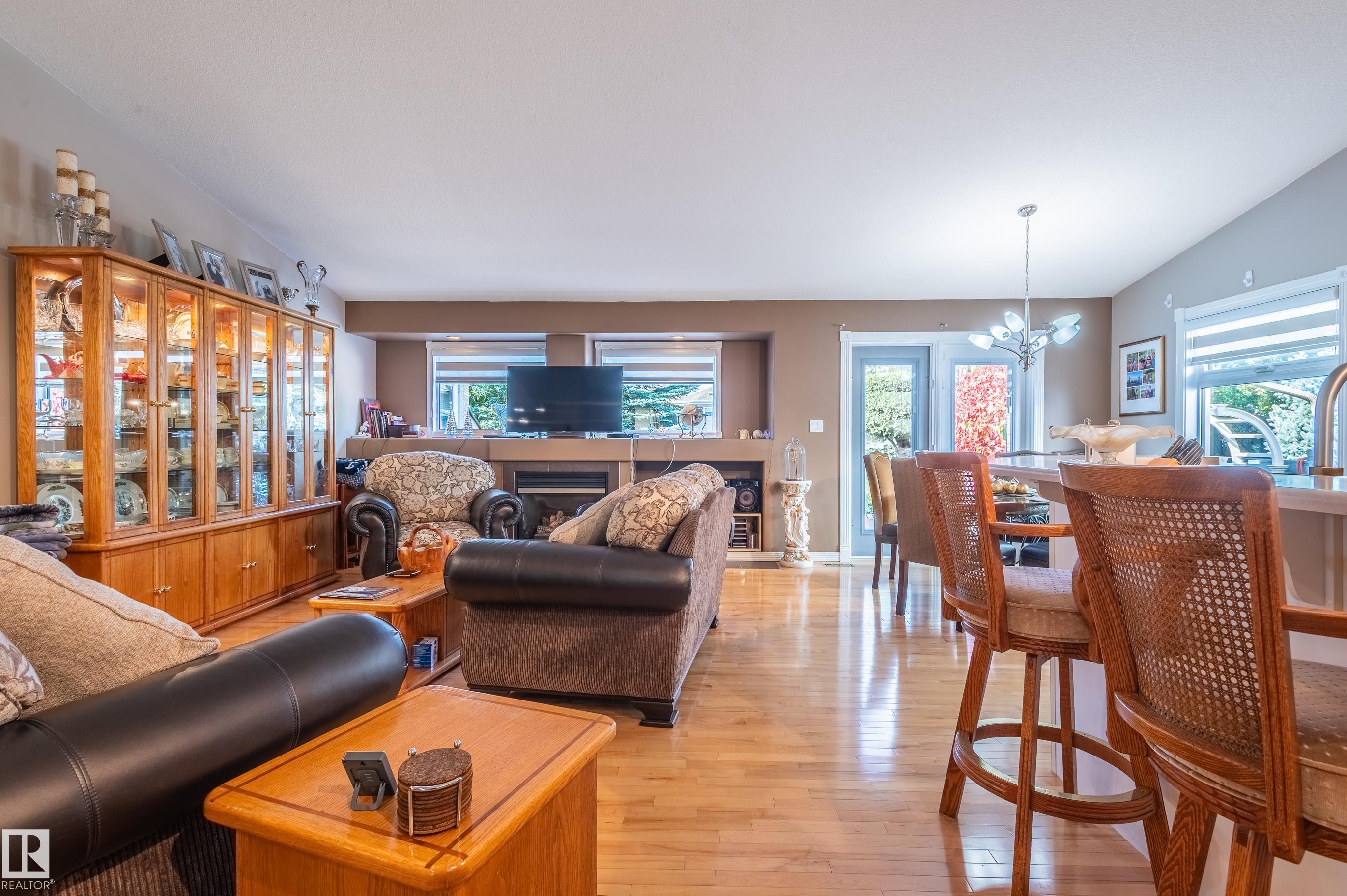Photo 10 at 28 Oakdale Place, Oakmont, St. Albert