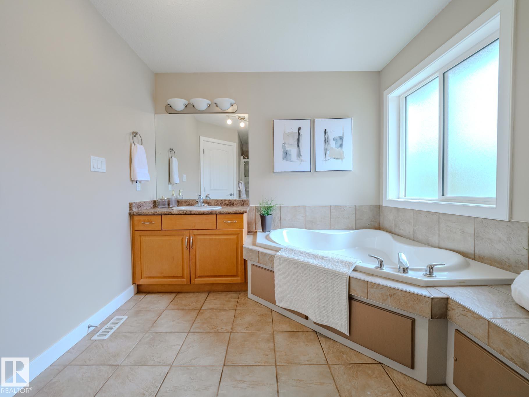 Photo 61 at 5307 61 Street, Eaglemont Heights, Beaumont