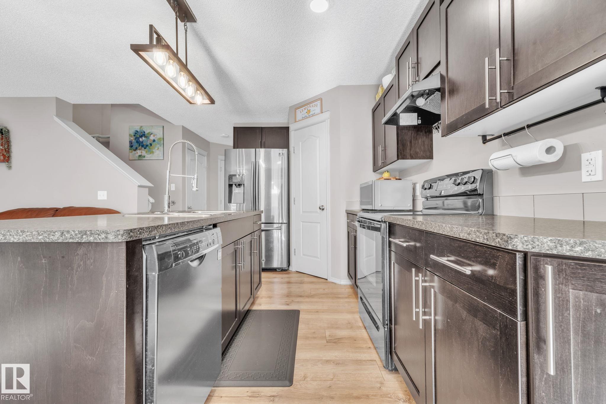 Photo 13 at 13 Springwood Way, Spruce Ridge, Spruce Grove