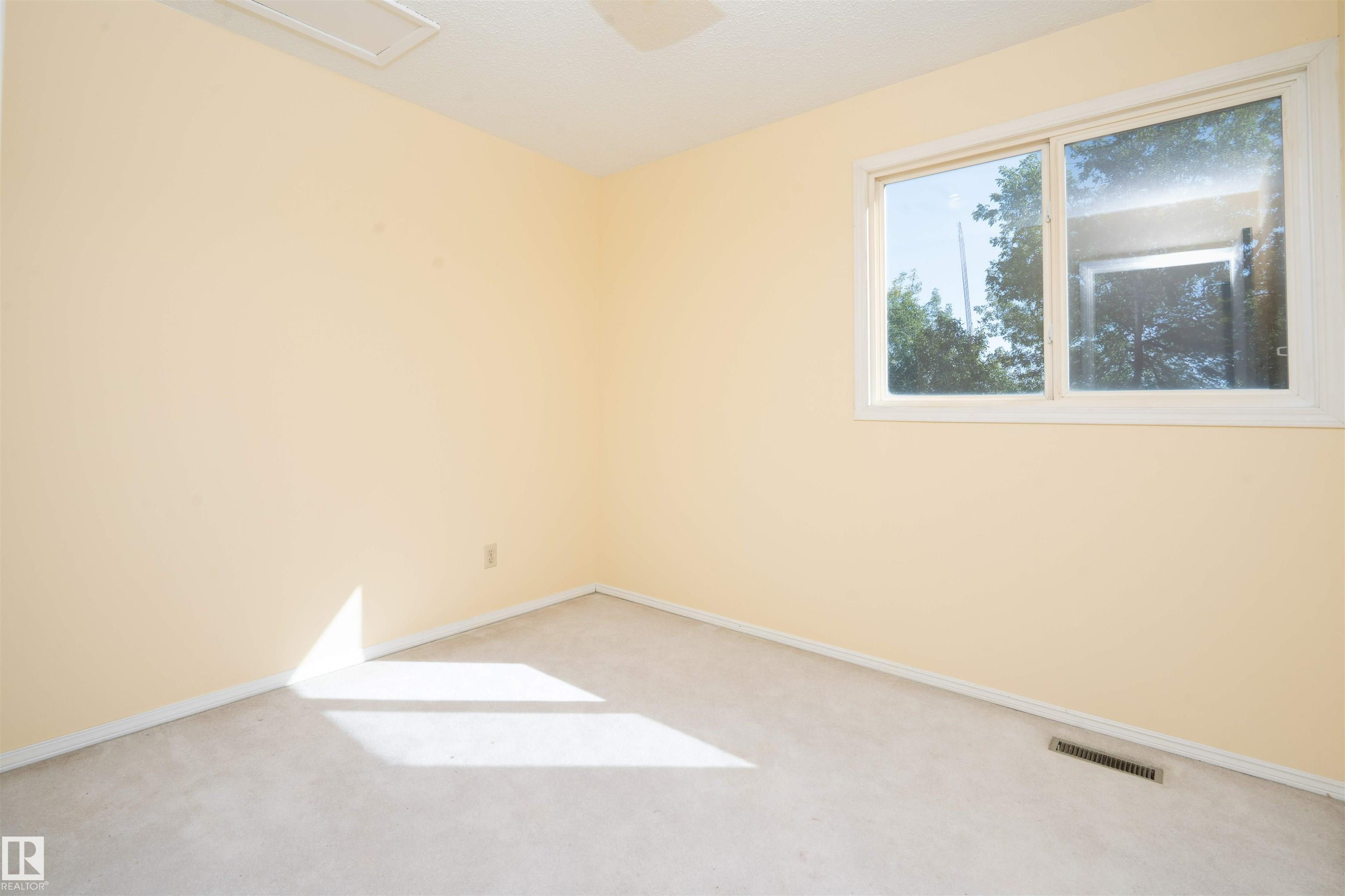Photo 6 at 170 Great oaks, Broadmoor Estates, Sherwood Park