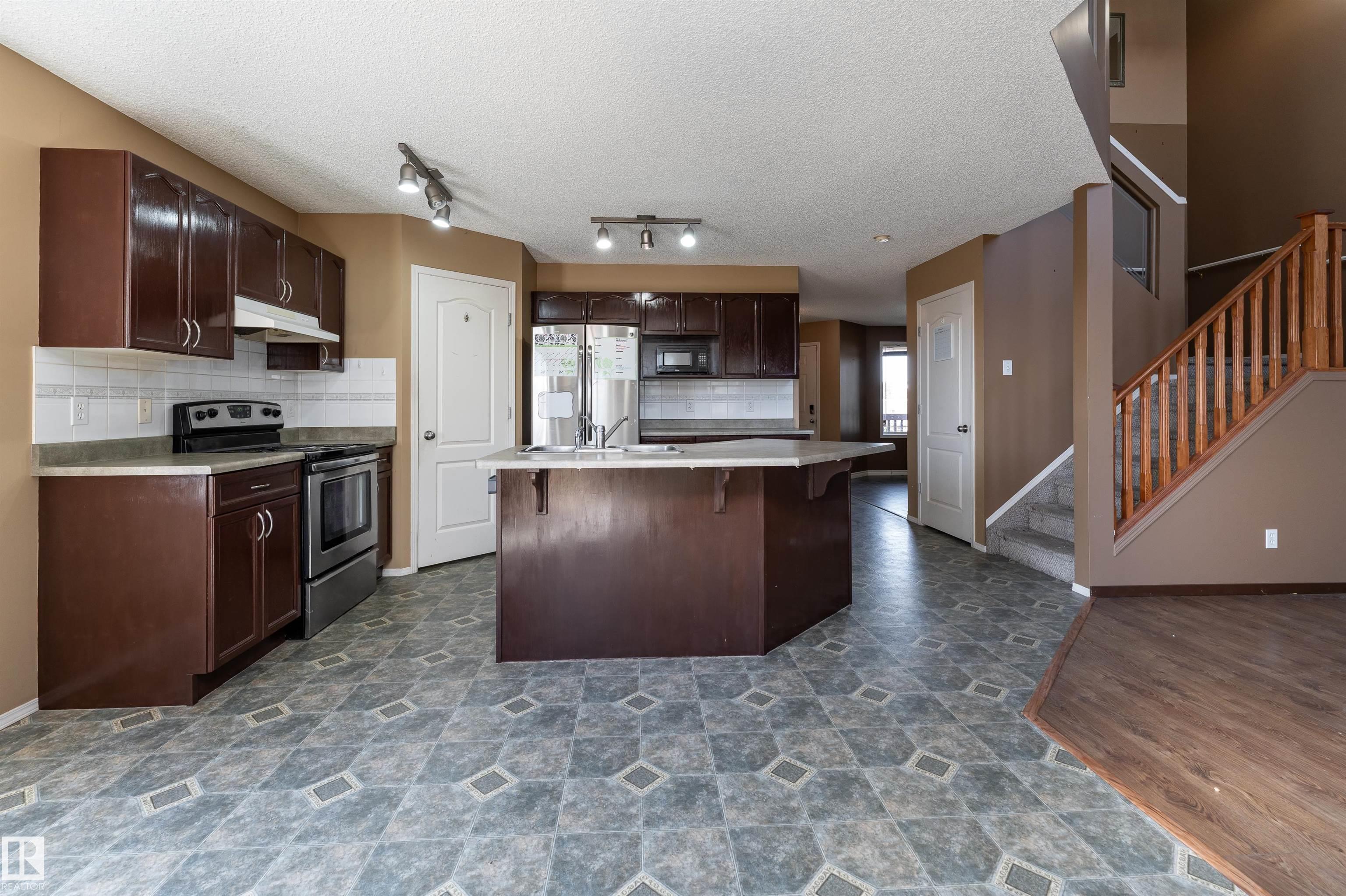 Photo 9 at 64 Leyland Way, Lakewood, Spruce Grove