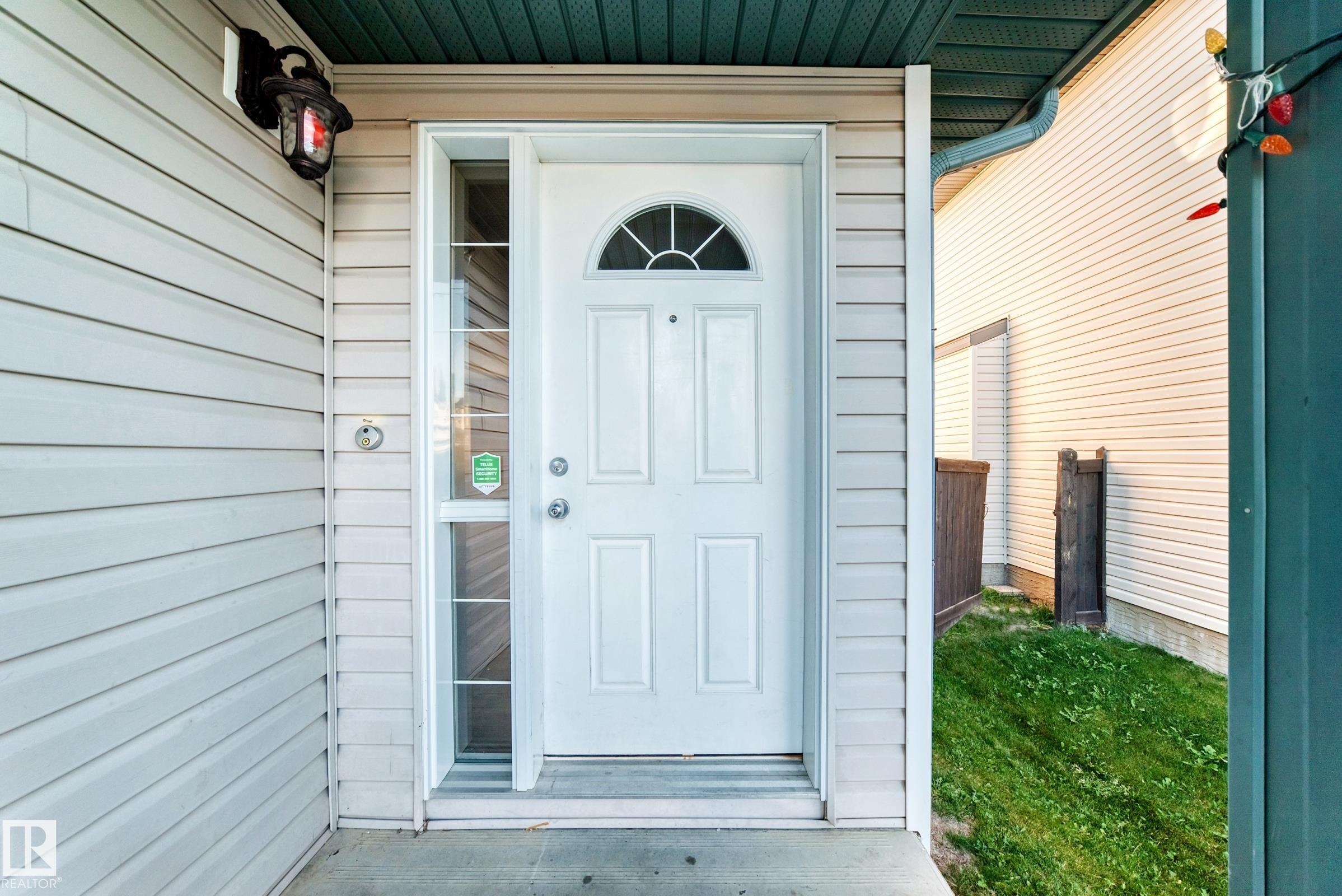 Photo 2 at 14 Spring Gate, Spruce Ridge, Spruce Grove