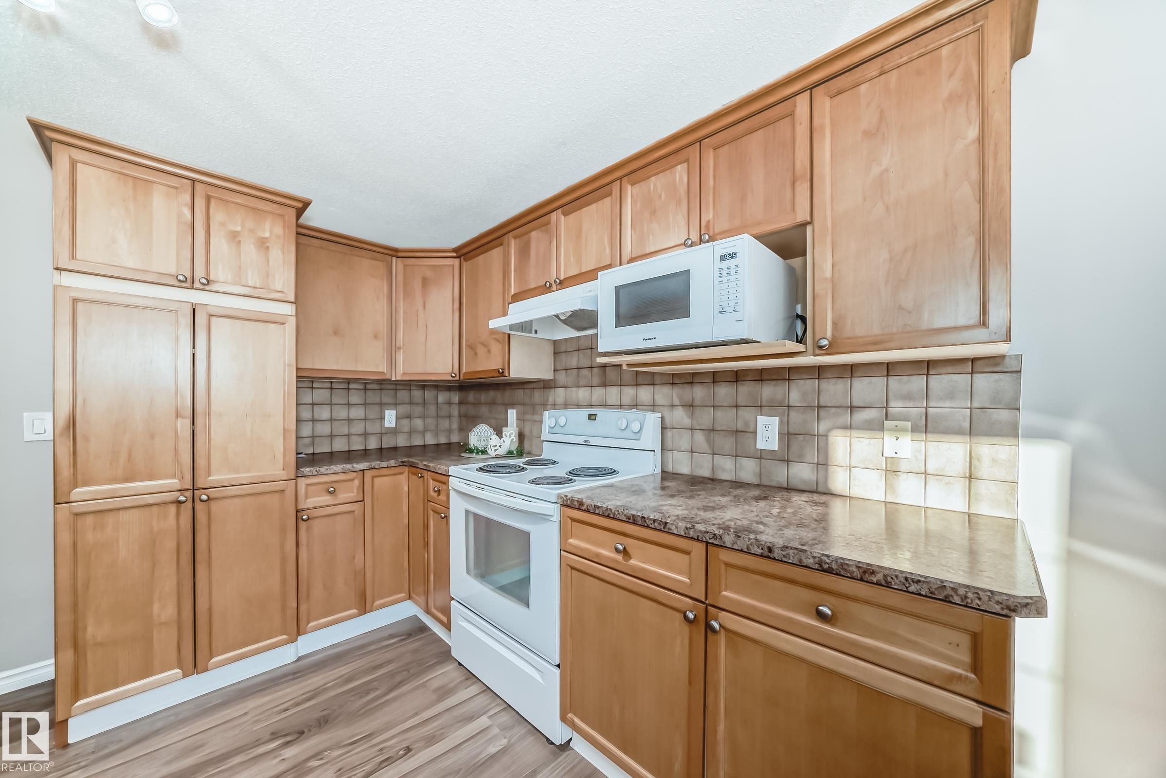 Photo 12 at 14 Spring Gate, Spruce Ridge, Spruce Grove