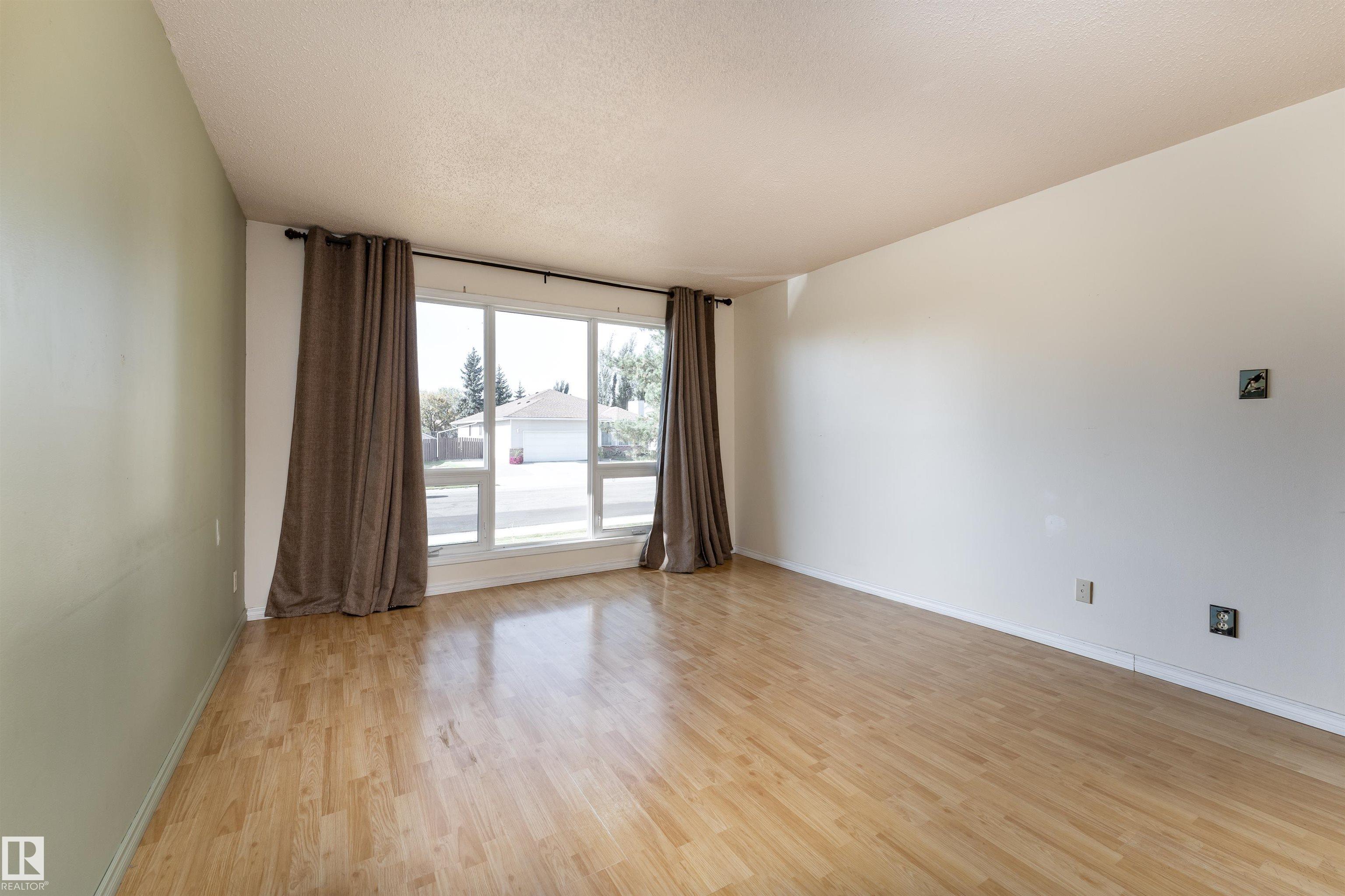 Photo 6 at 4114 43b Avenue, South Park, Leduc