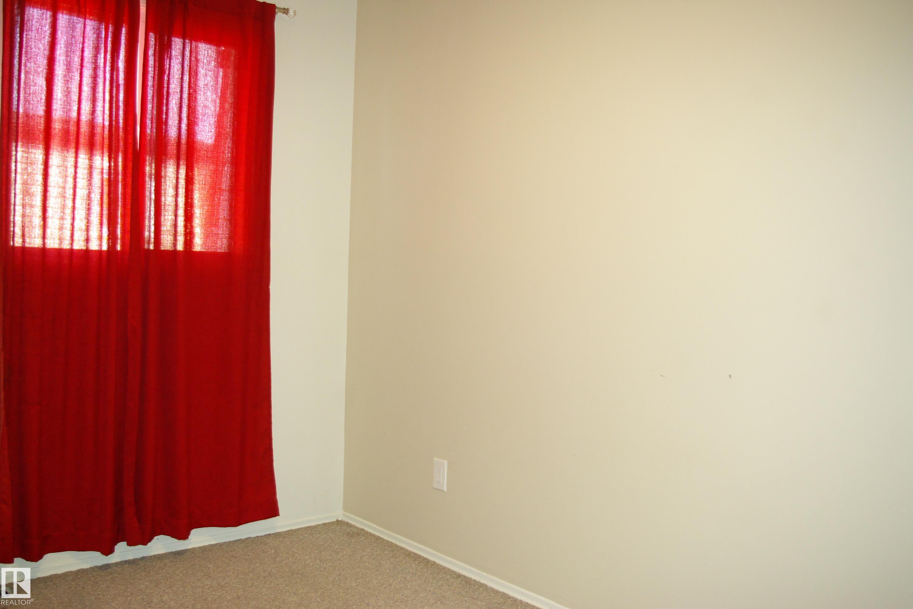 Photo 18 at 30 Greenfield Estates, Grandin, St. Albert