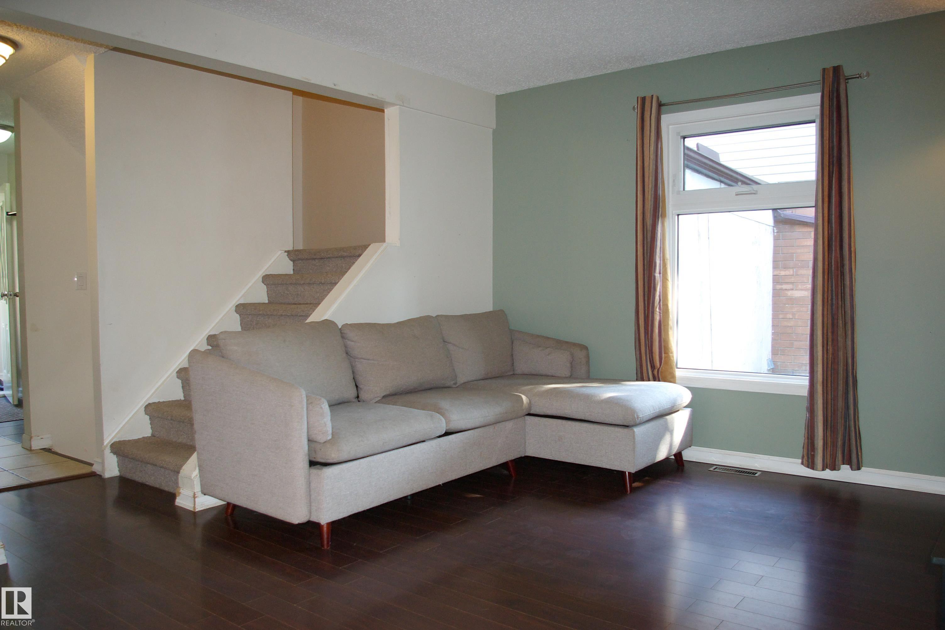 Photo 5 at 30 Greenfield Estates, Grandin, St. Albert