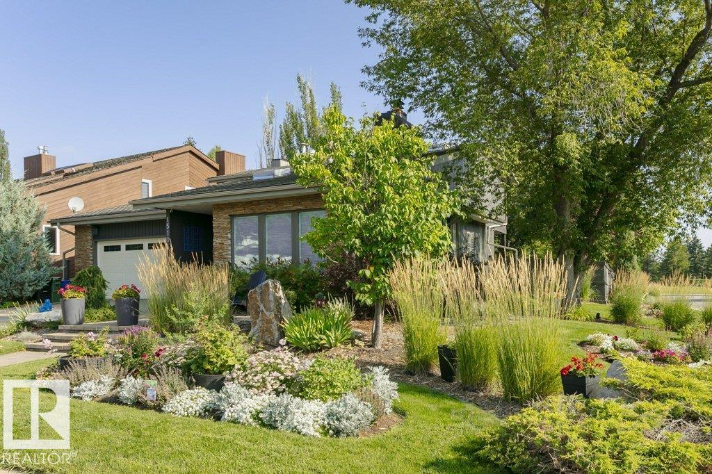 Photo 3 at 15104 42 Avenue NW, Ramsay Heights, Edmonton