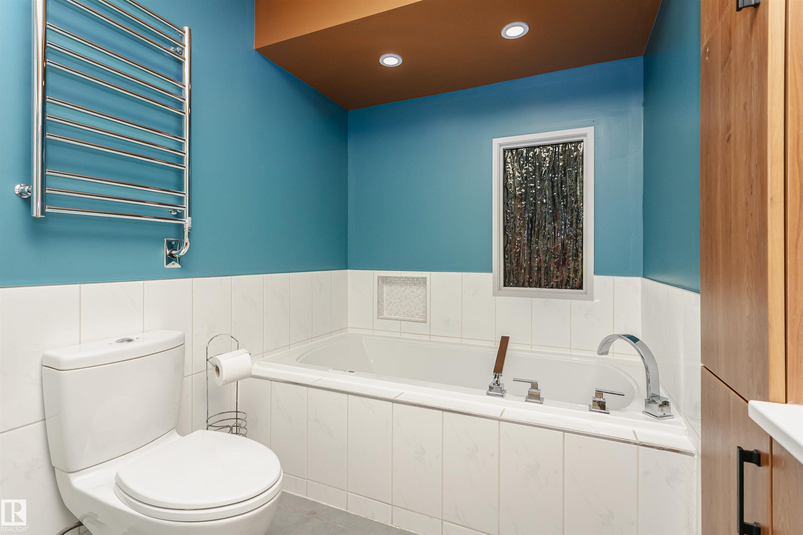 Photo 34 at 15104 42 Avenue NW, Ramsay Heights, Edmonton