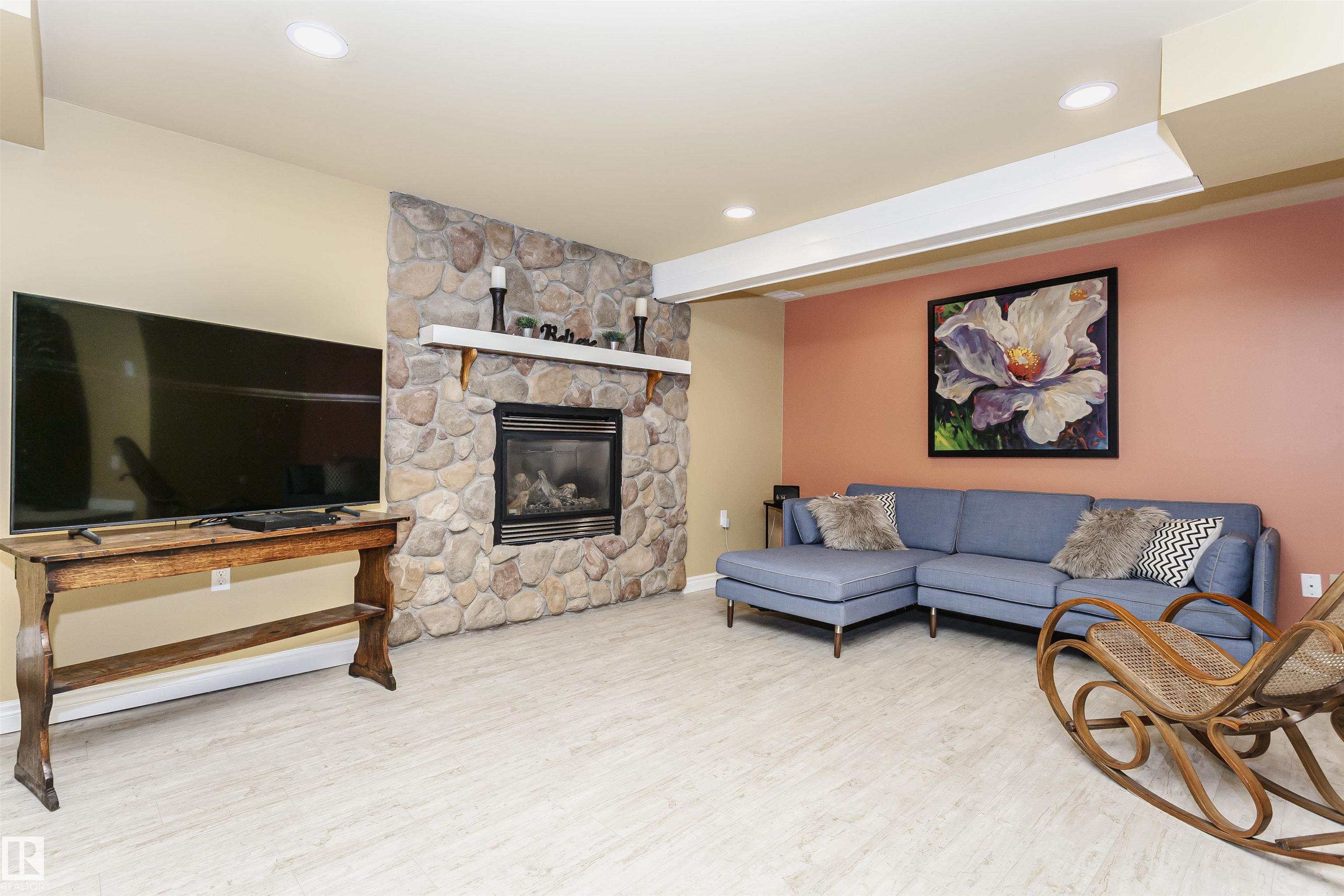 Photo 36 at 15104 42 Avenue NW, Ramsay Heights, Edmonton