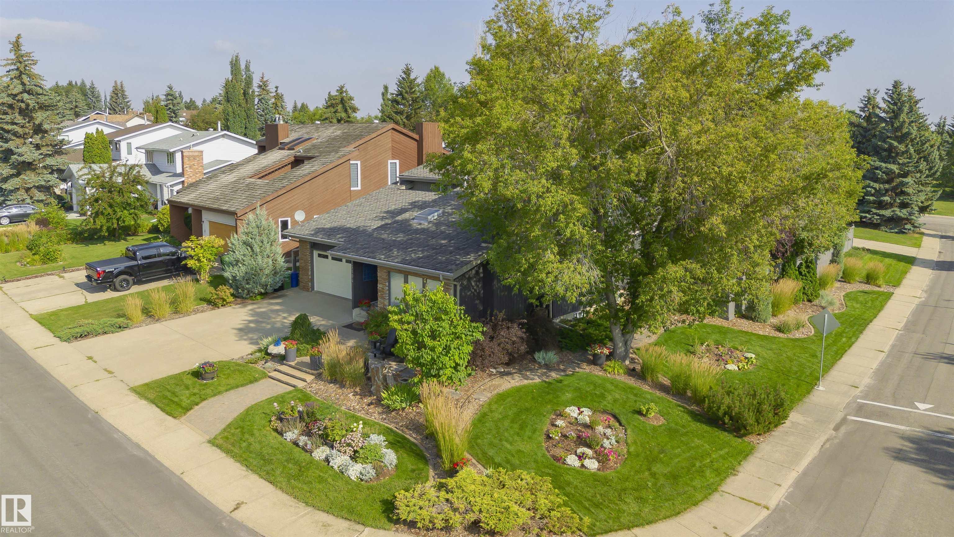 Photo 5 at 15104 42 Avenue NW, Ramsay Heights, Edmonton