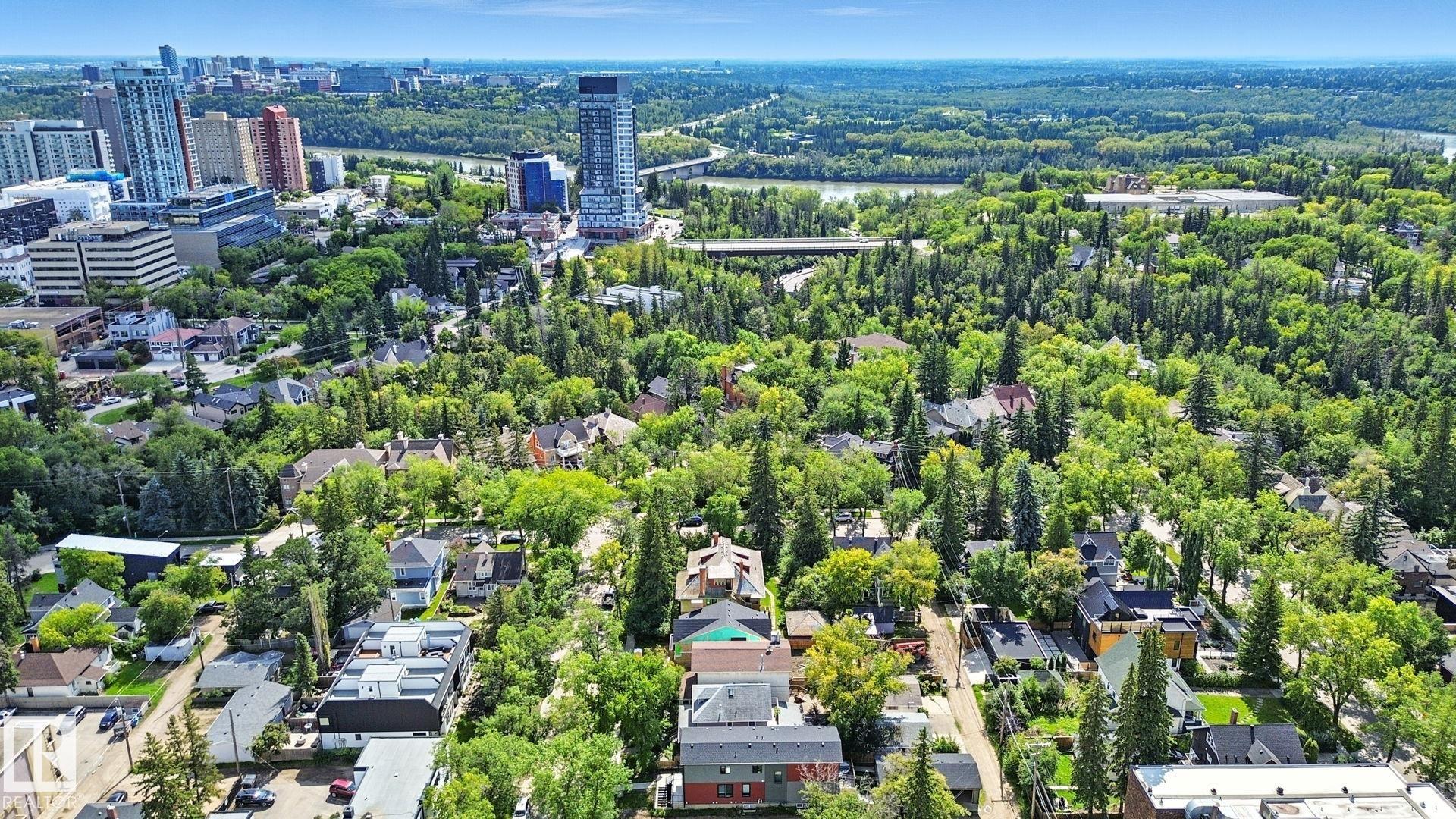 http://cdnparap120.paragonrels.com/ParagonImages/Property/p12/RAE/225371455/43/0/0/5a7b376234bc5ffdd2130d8955f54947/1/1bf2973763e84e8a2f64030b4046766c/225371455-daabffe5-bf0e-4d02-8eb1-b67304c78ac3.JPG