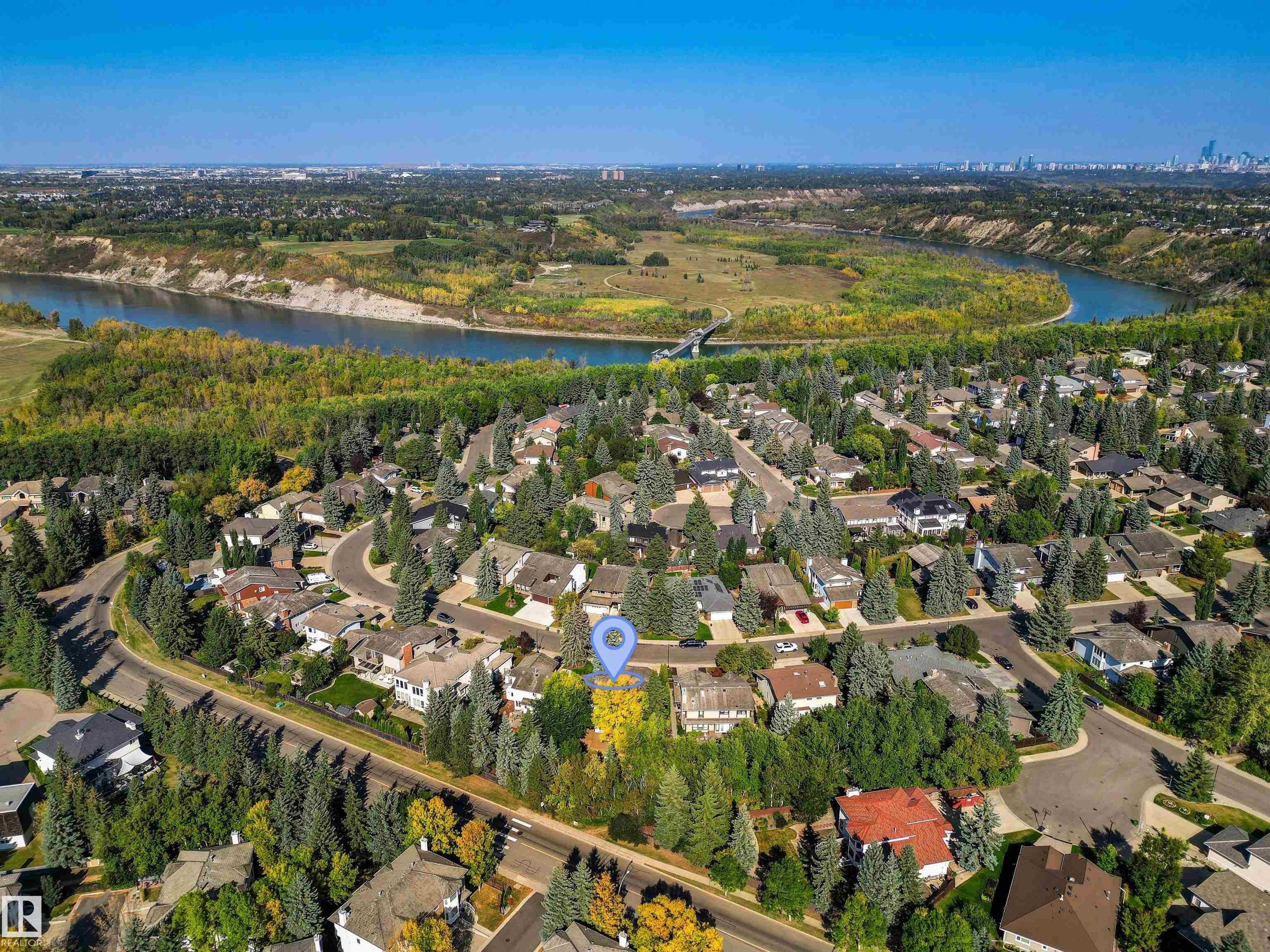 http://cdnparap120.paragonrels.com/ParagonImages/Property/p12/RAE/225371495/69/0/0/9c1cf5f8e4a7ef7472cf6da0fc5c6f50/1/e6978f7ad8c4d9469bf25a021eec1121/225371495-ea6eb78b-9124-40fe-bc7a-ce515838078e.JPG