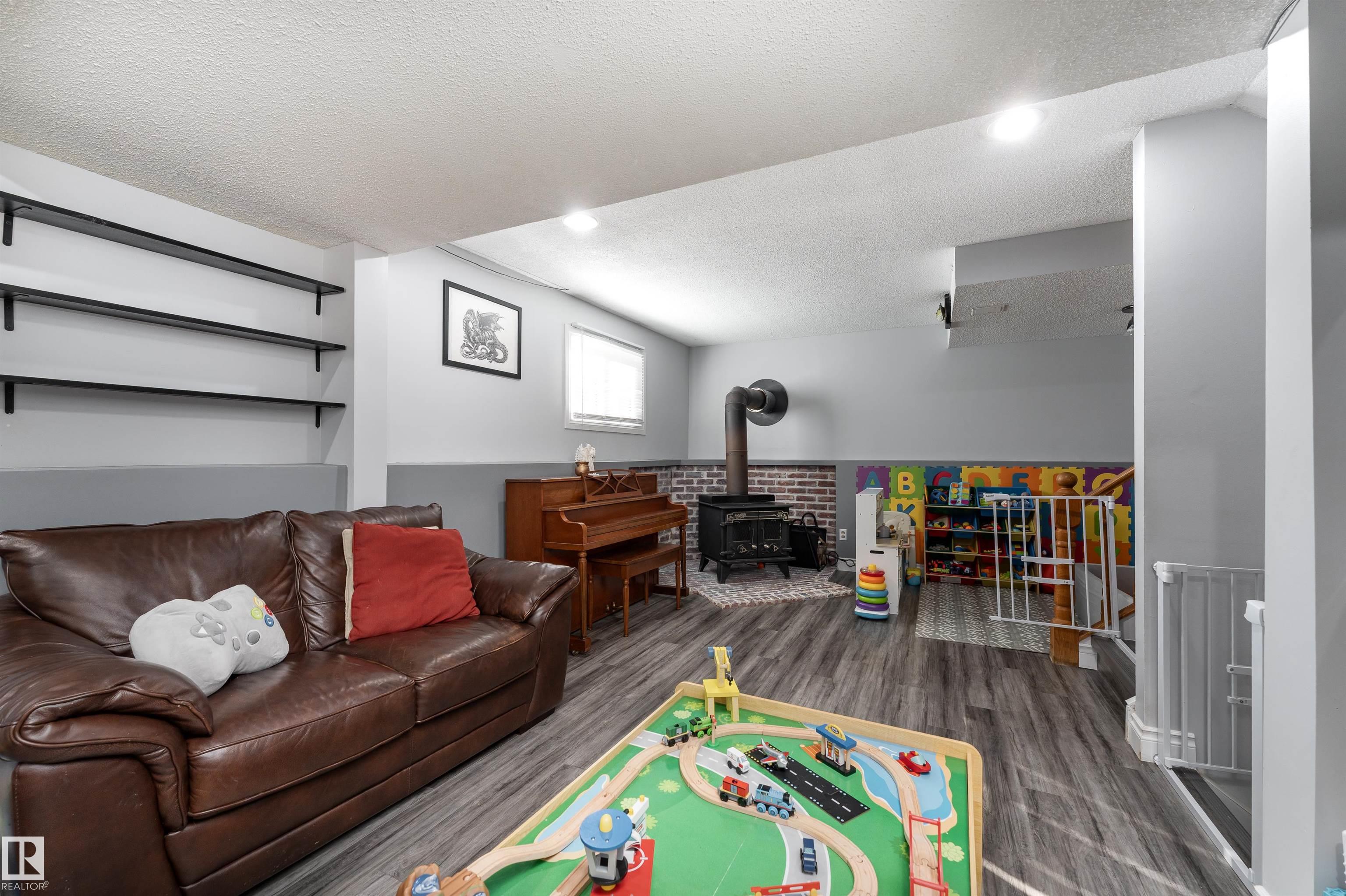 Photo 27 at 44 Mcnabb Crescent, Forest Green, Stony Plain