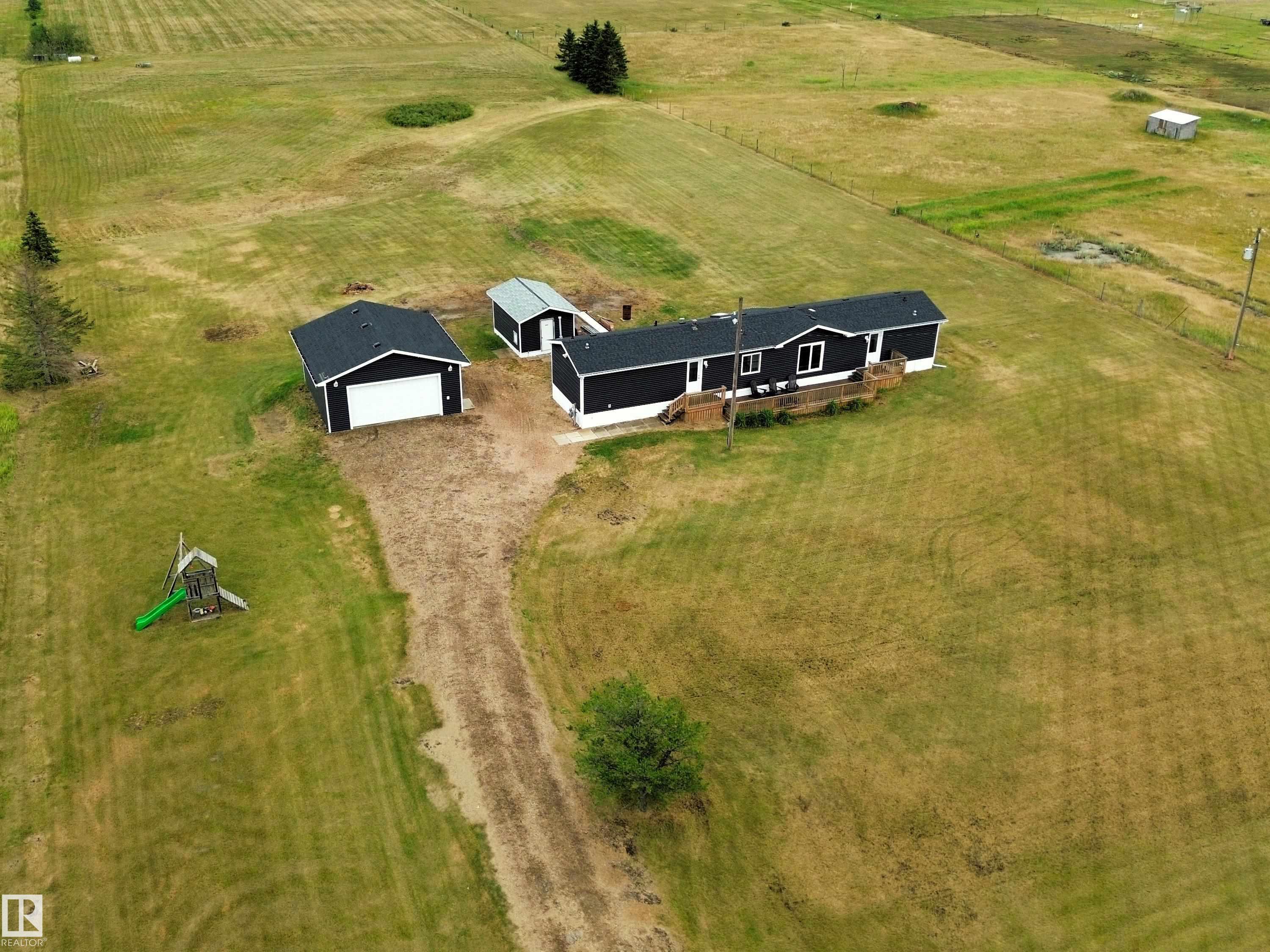 Photo 2 at 42 - Richfield Road, Clearview Acres, Rural Sturgeon County