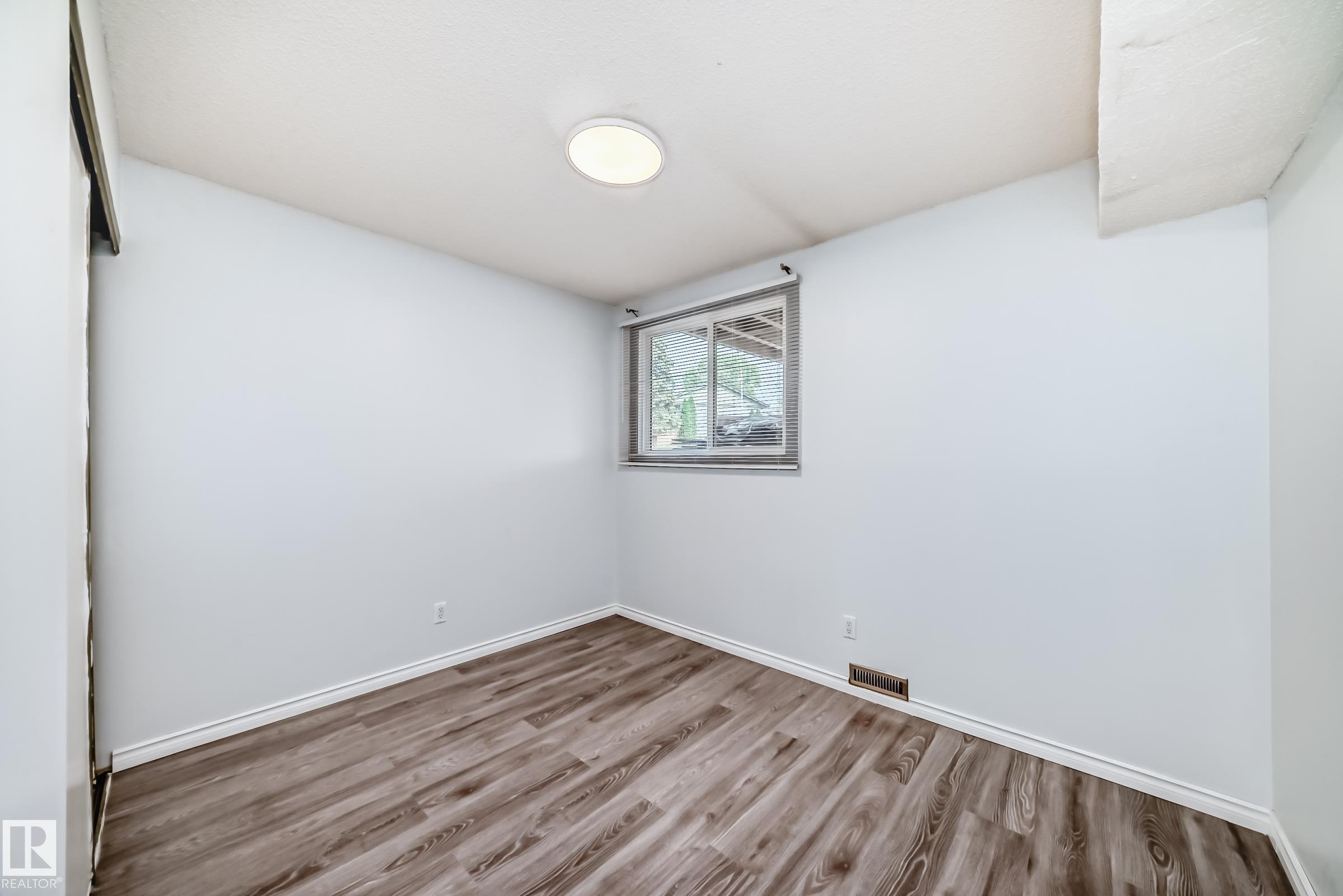 Photo 31 at 8 Northwoods Village NW, Caernarvon, Edmonton