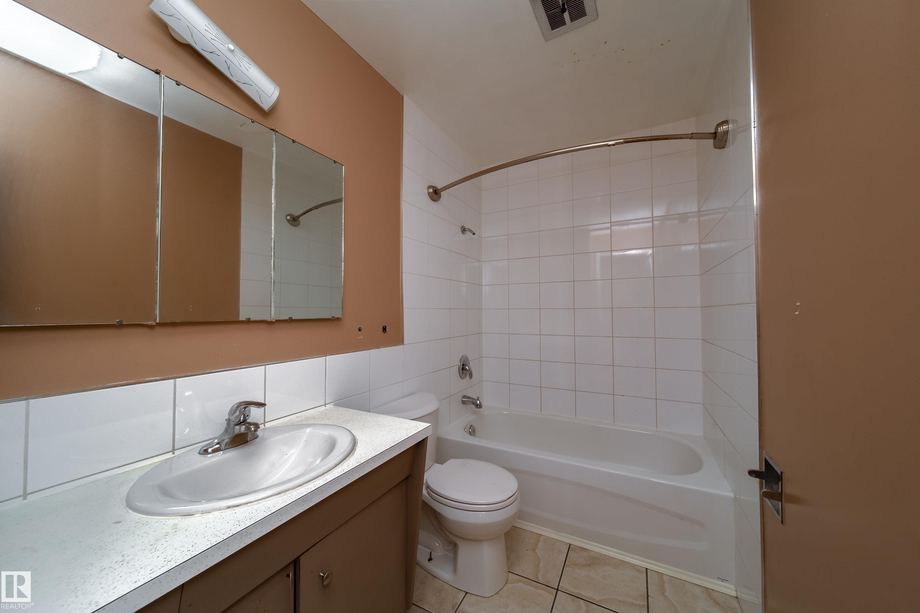 Photo 15 at 3119-3121 113 Avenue NW, Rundle Heights, Edmonton