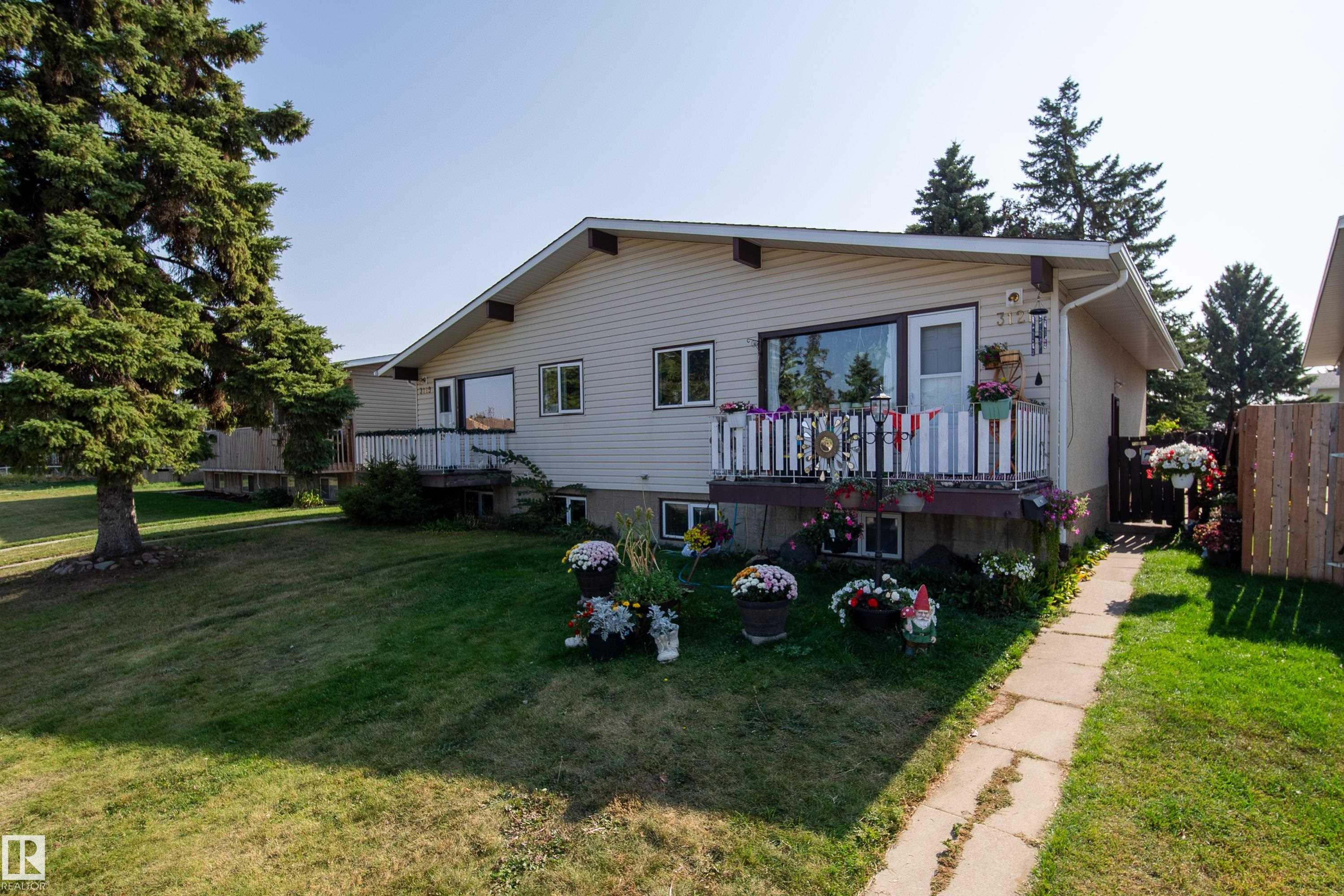 Photo 31 at 3119-3121 113 Avenue NW, Rundle Heights, Edmonton