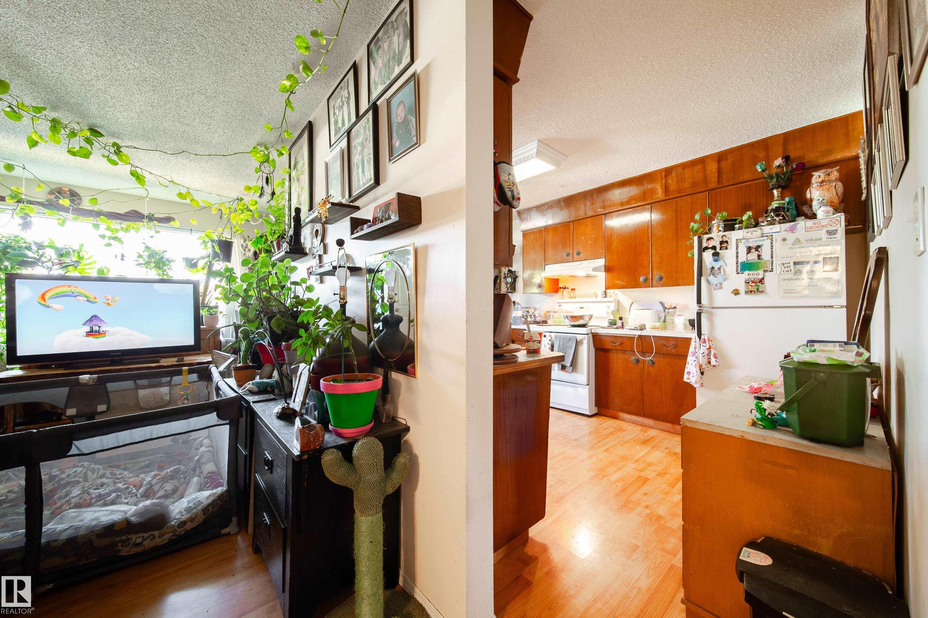 Photo 33 at 3119-3121 113 Avenue NW, Rundle Heights, Edmonton