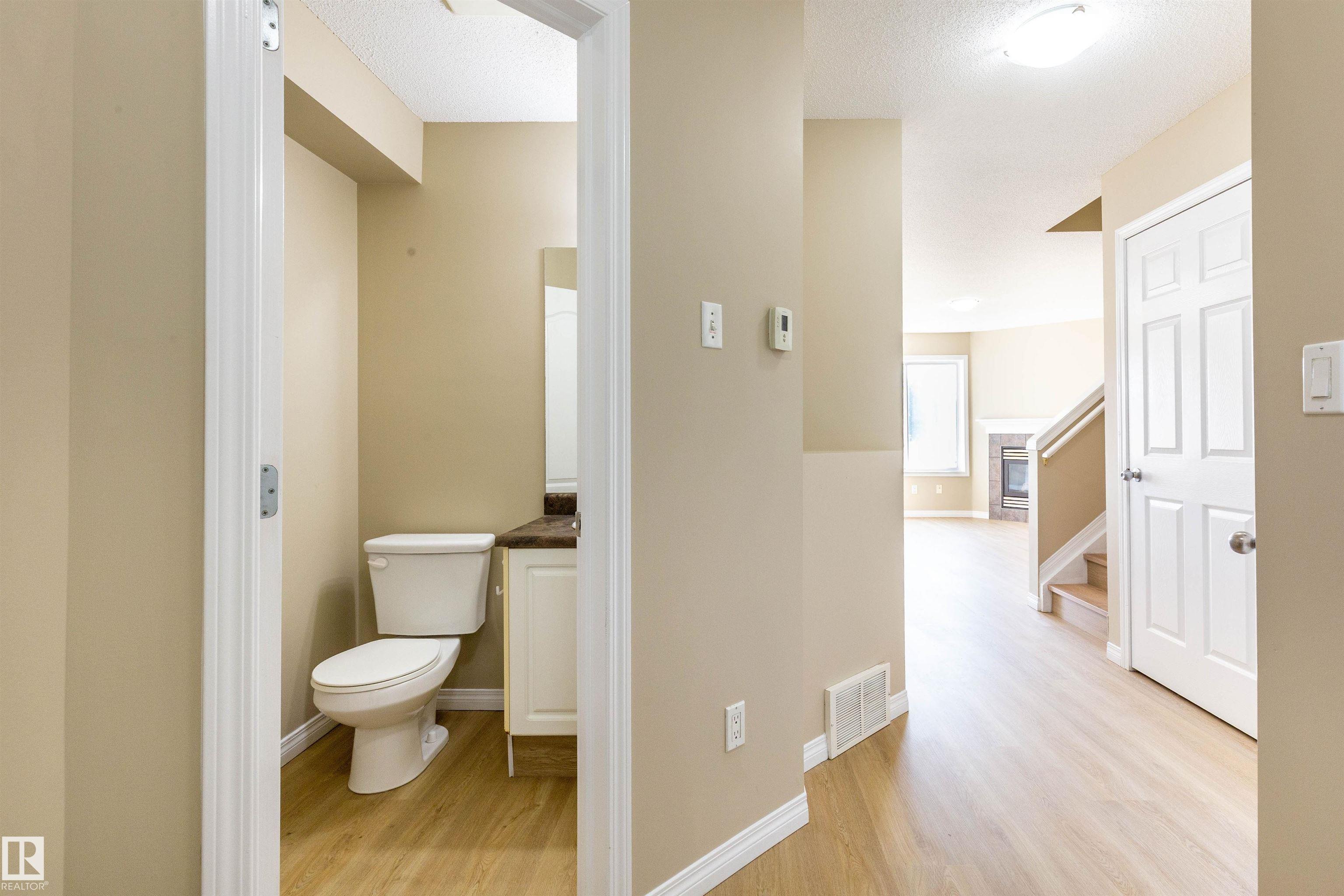 Photo 3 at 70-5001 - 5001 62 Street, Eaglemont Heights, Beaumont
