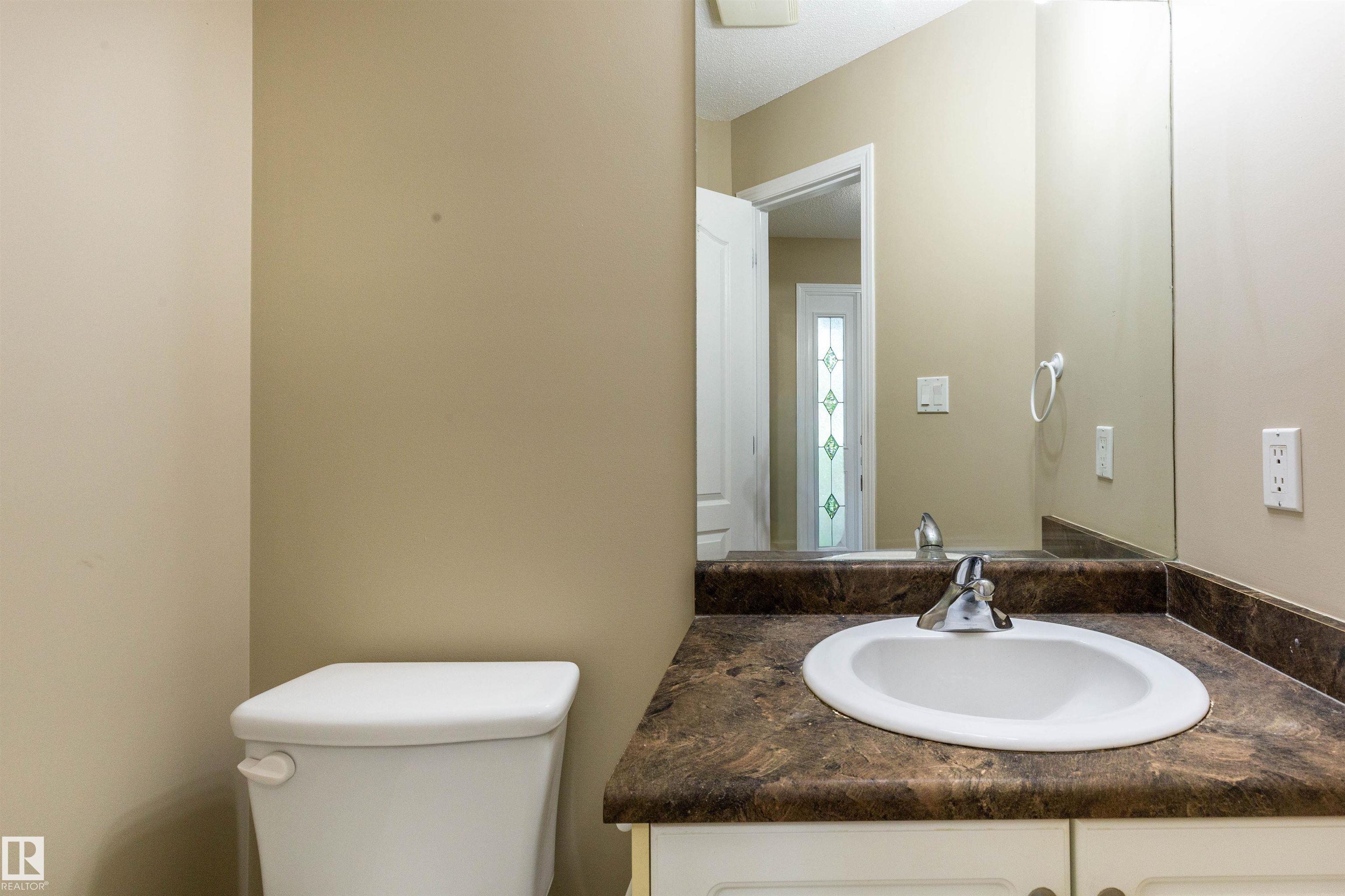 Photo 5 at 70-5001 - 5001 62 Street, Eaglemont Heights, Beaumont
