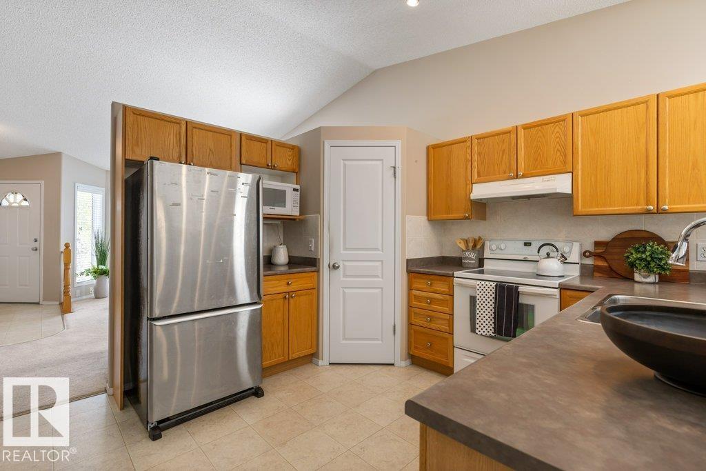 Photo 9 at 97 Dunfield Crescent, Deer Ridge, St. Albert