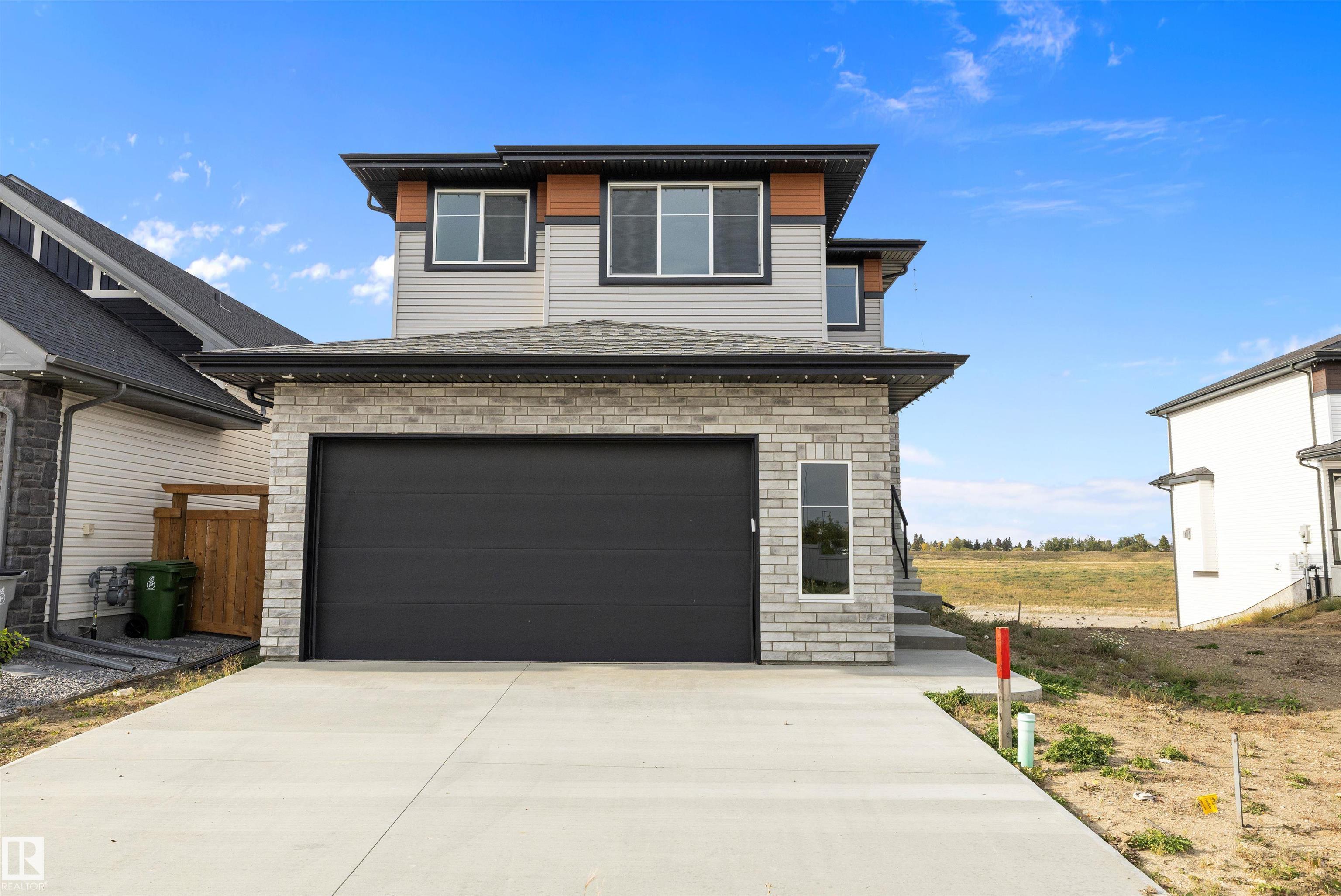 Photo 2 at 10214 92a Avenue, Morinville