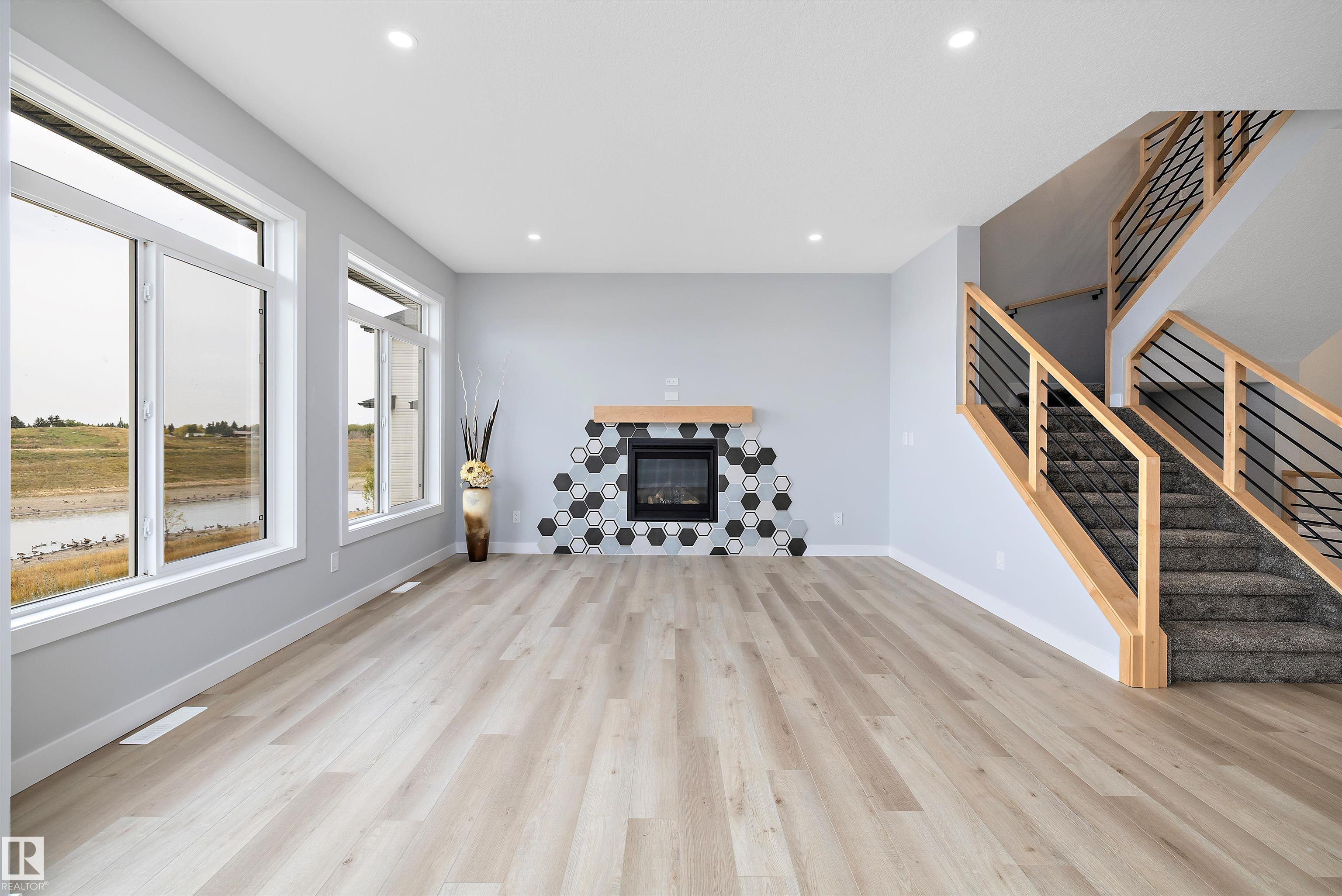 Photo 6 at 10214 92a Avenue, Morinville