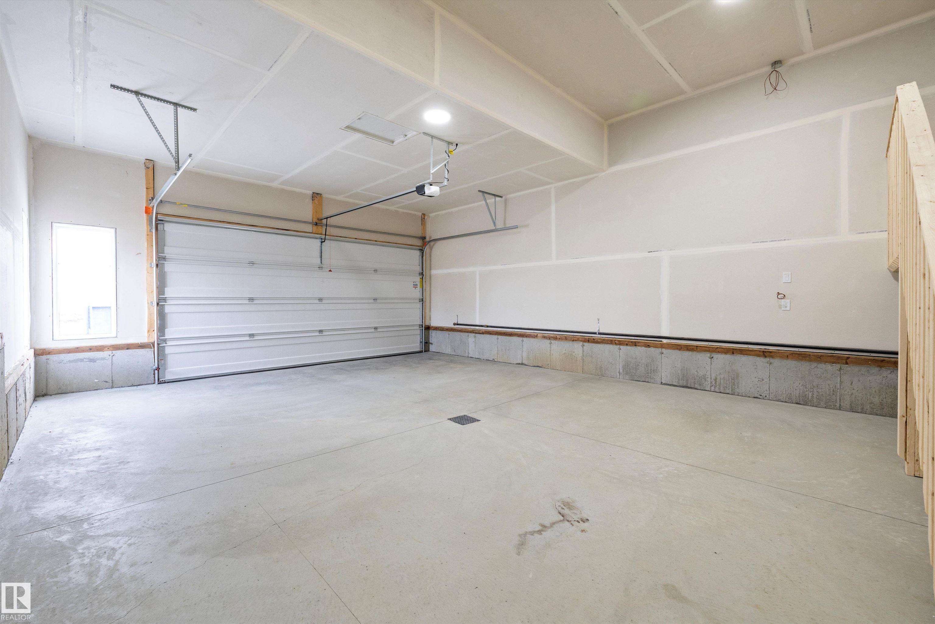 Photo 52 at 10214 92a Avenue, Morinville