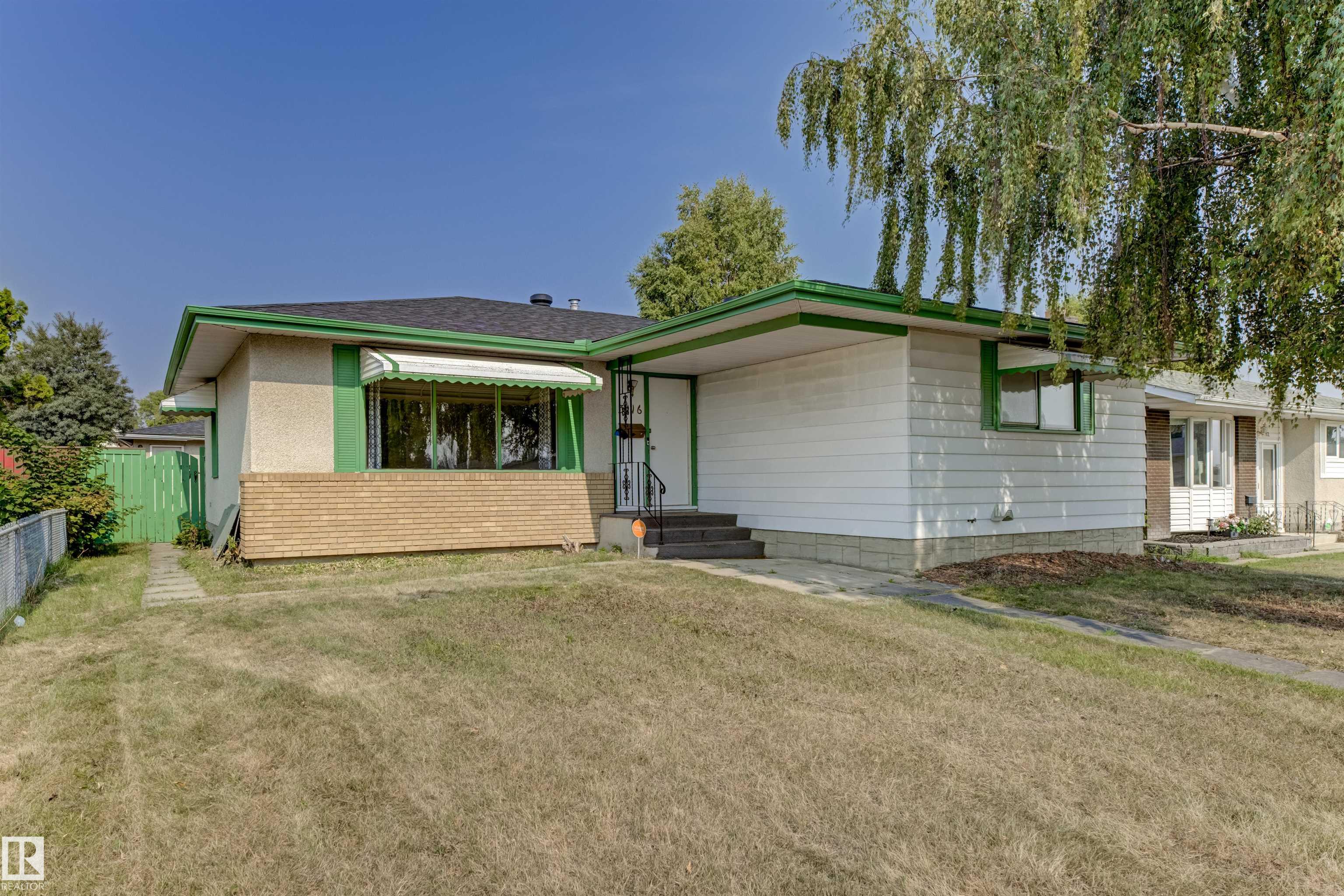 Photo 2 at 3116 112 Avenue NW, Rundle Heights, Edmonton