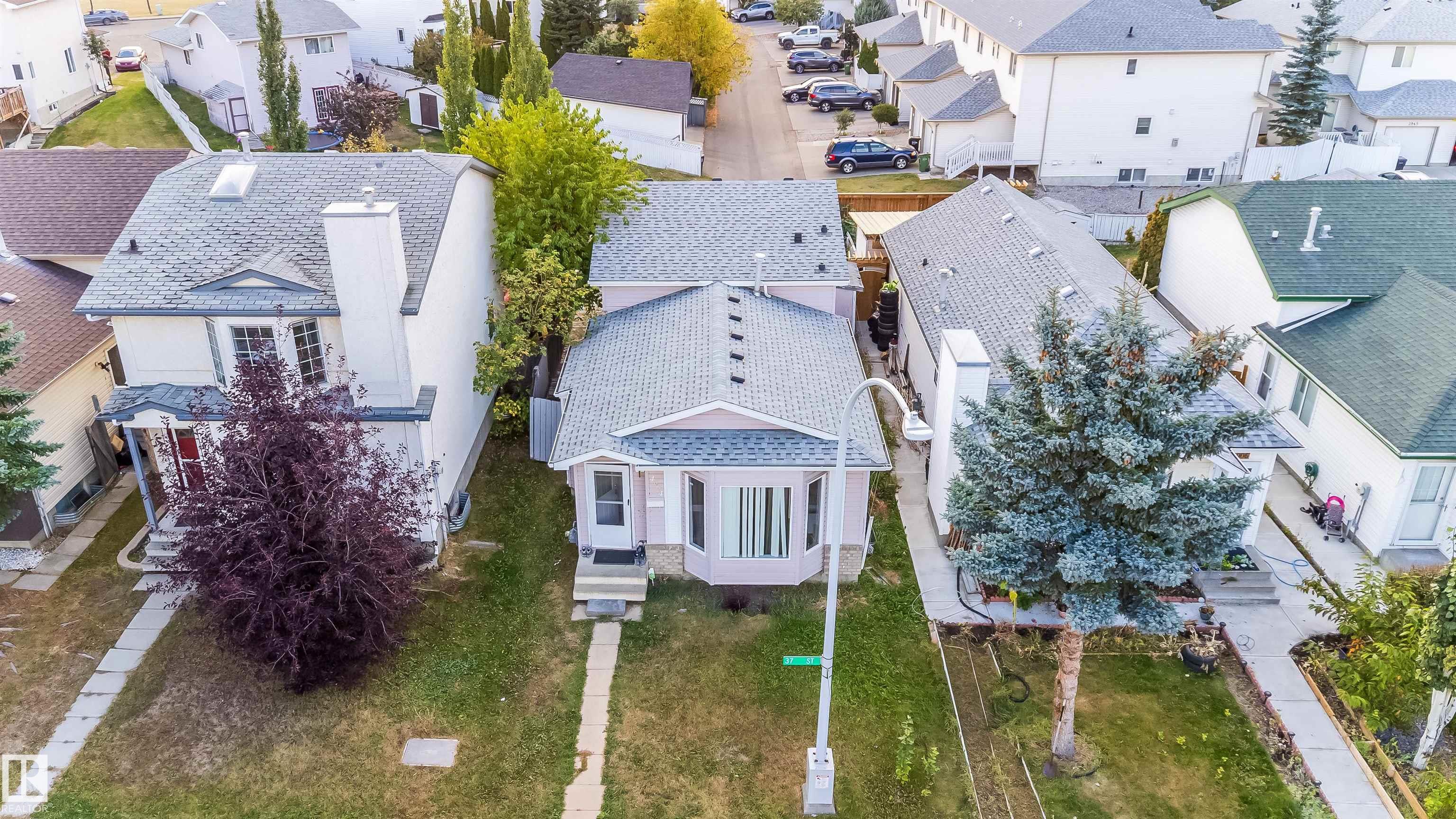 4004 37 Street NW, Kiniski Gardens, Edmonton 