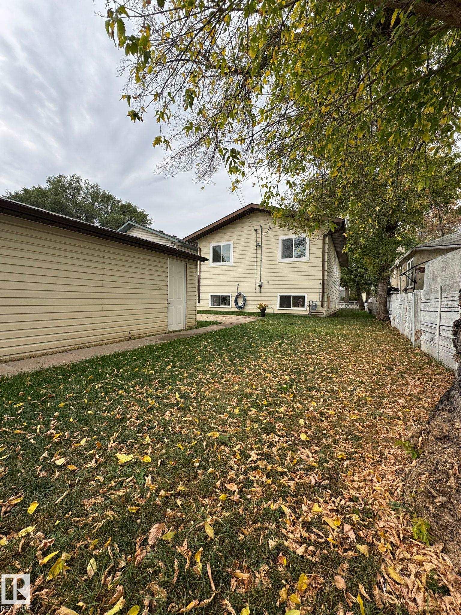Photo 2 at 12011 95a Street NW, Alberta Avenue, Edmonton