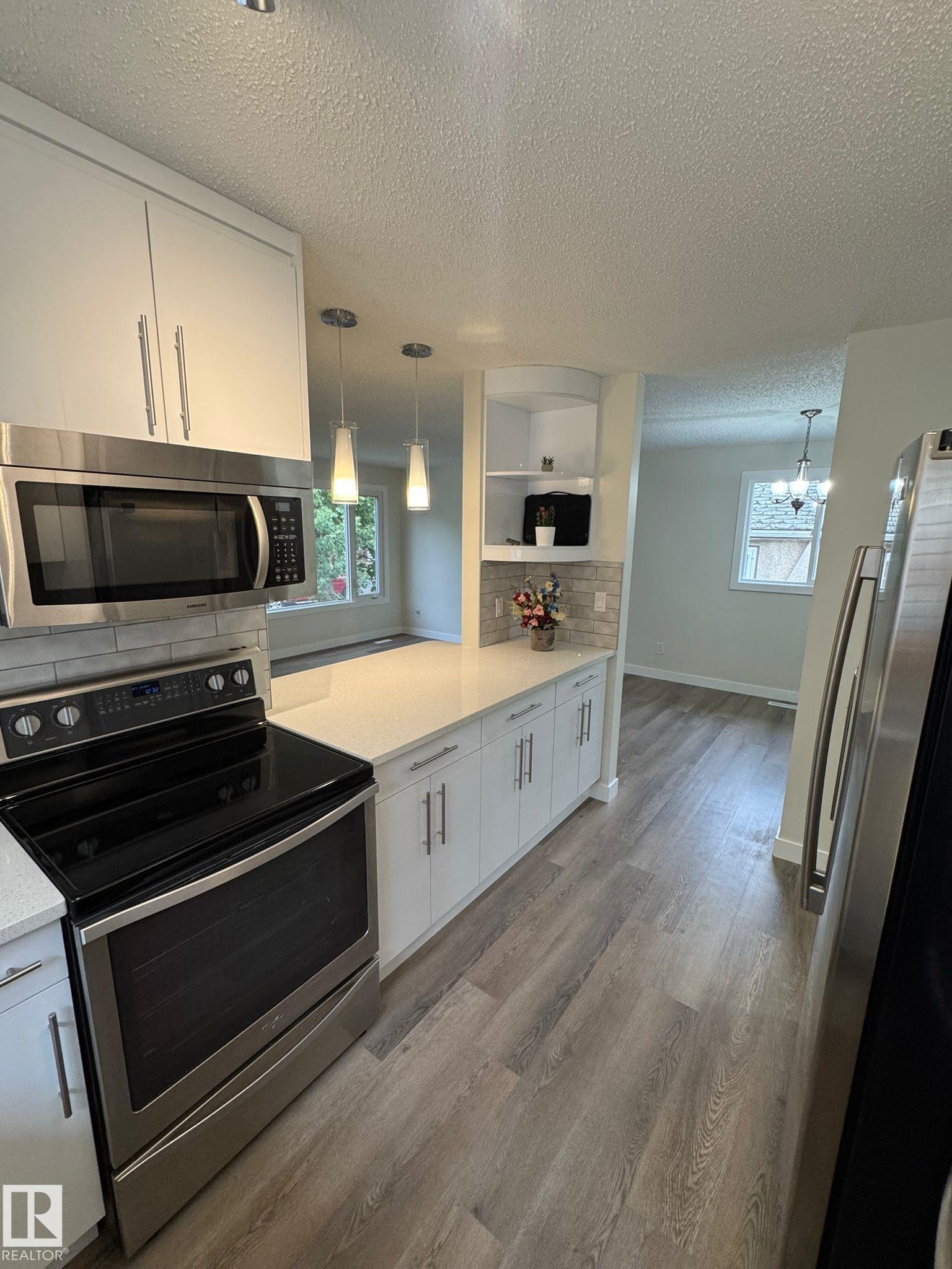 Photo 6 at 12011 95a Street NW, Alberta Avenue, Edmonton