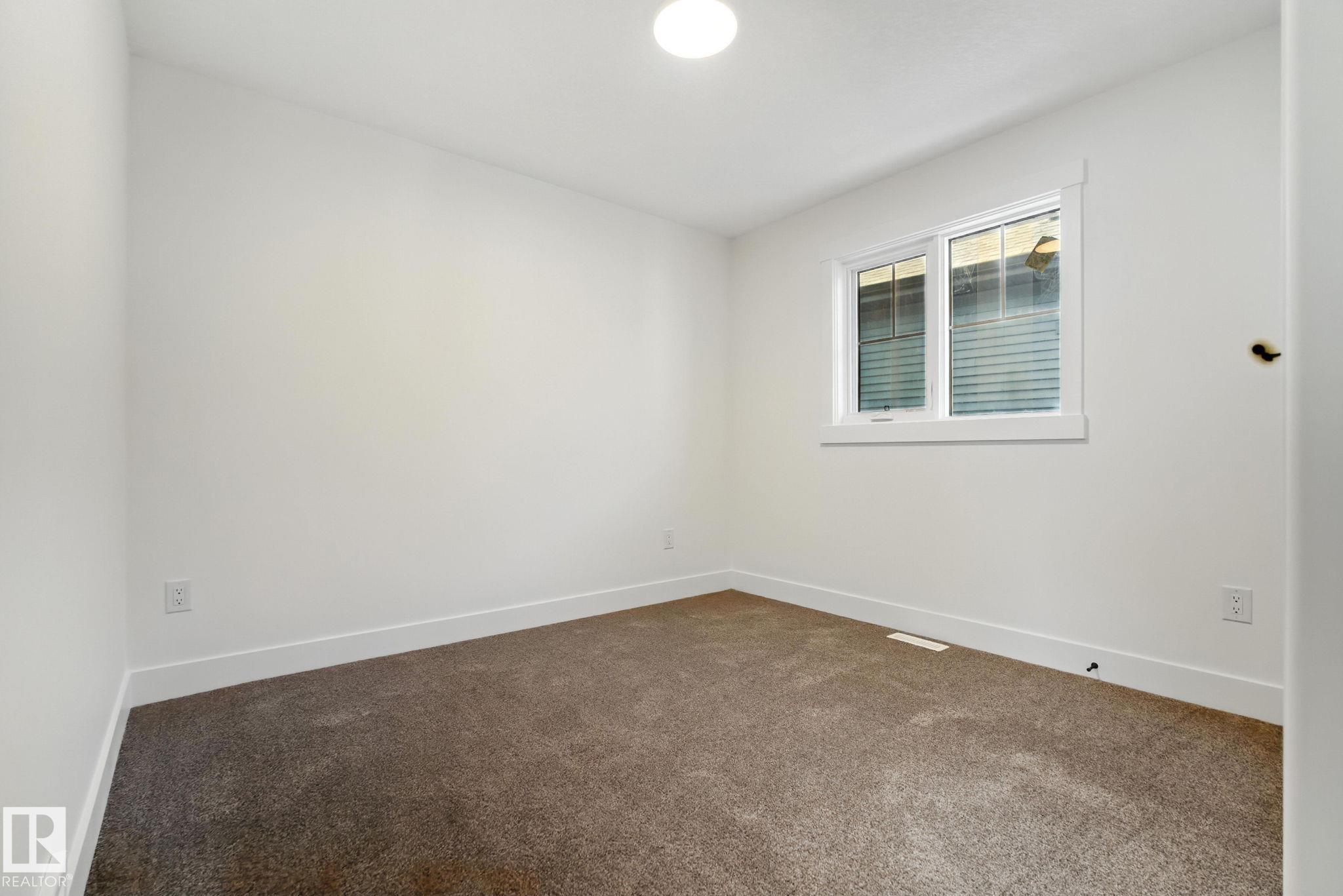 Photo 27 at 1135 Gyrfalcon Crescent NW, Hawks Ridge, Edmonton