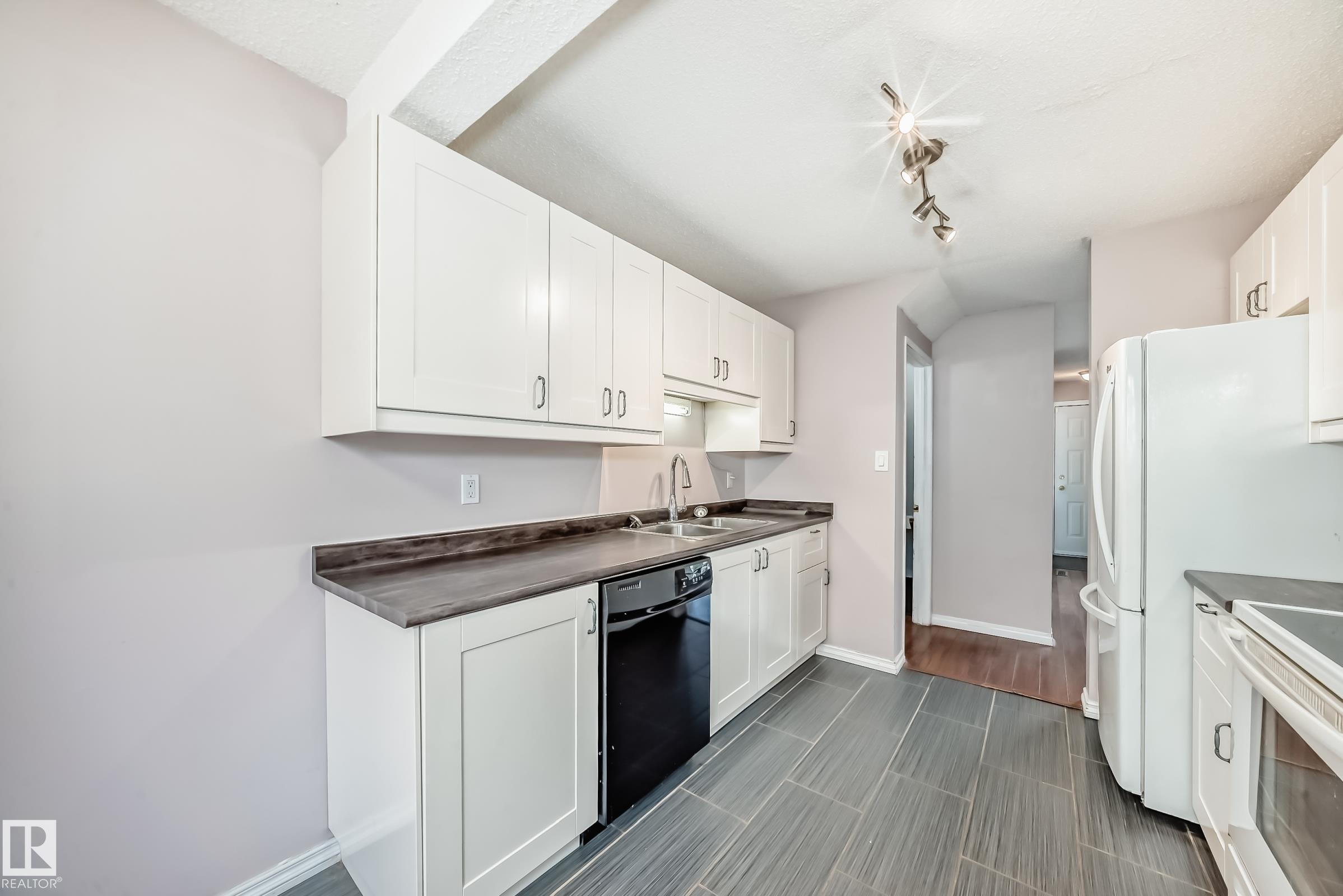 Photo 4 at 24 - 1651 46 Street NW, Pollard Meadows, Edmonton