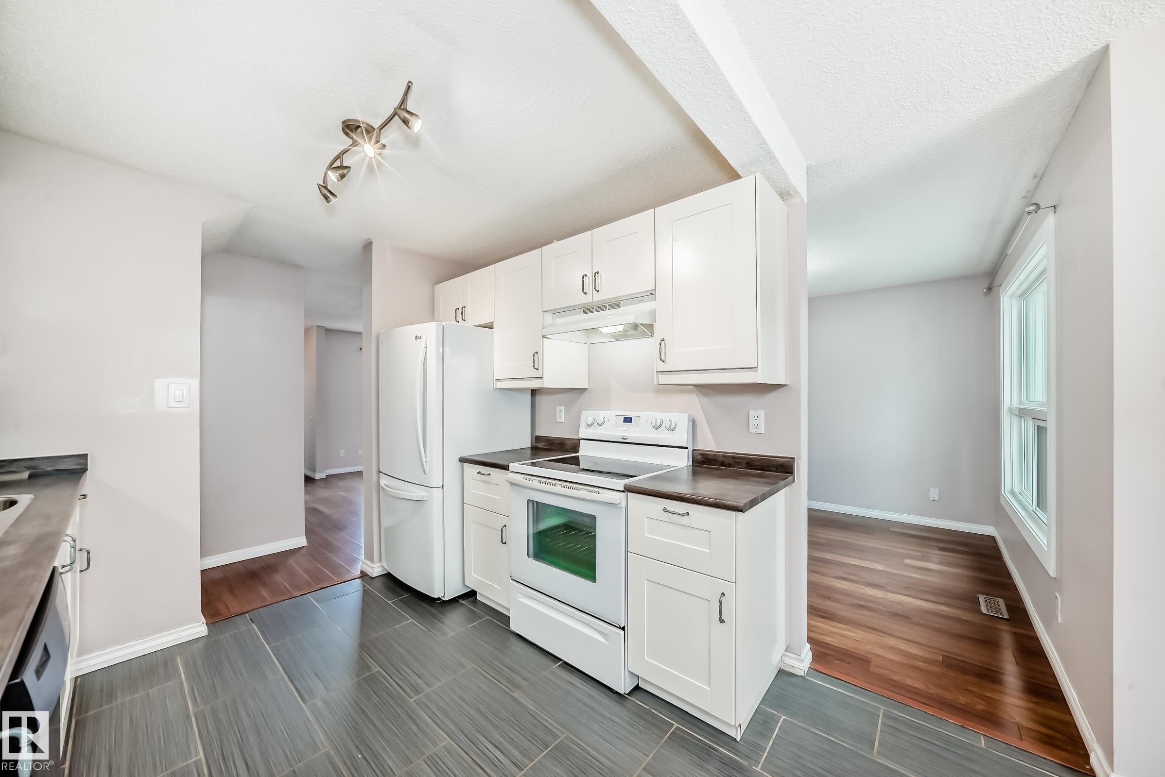 Photo 5 at 24 - 1651 46 Street NW, Pollard Meadows, Edmonton