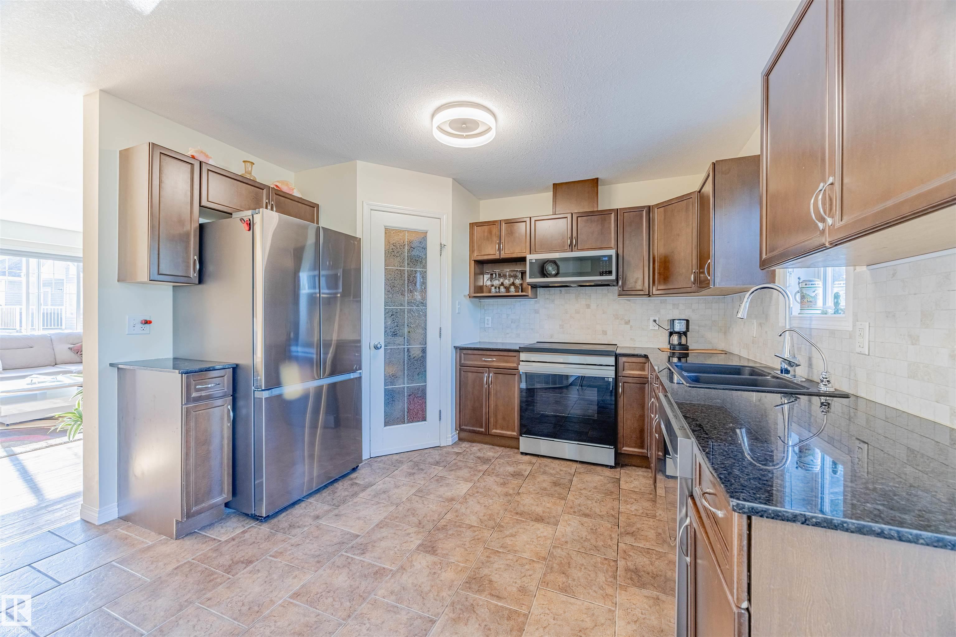 Photo 12 at 405 - 178 Bridgeport Boulevard, Bridgeport, Leduc