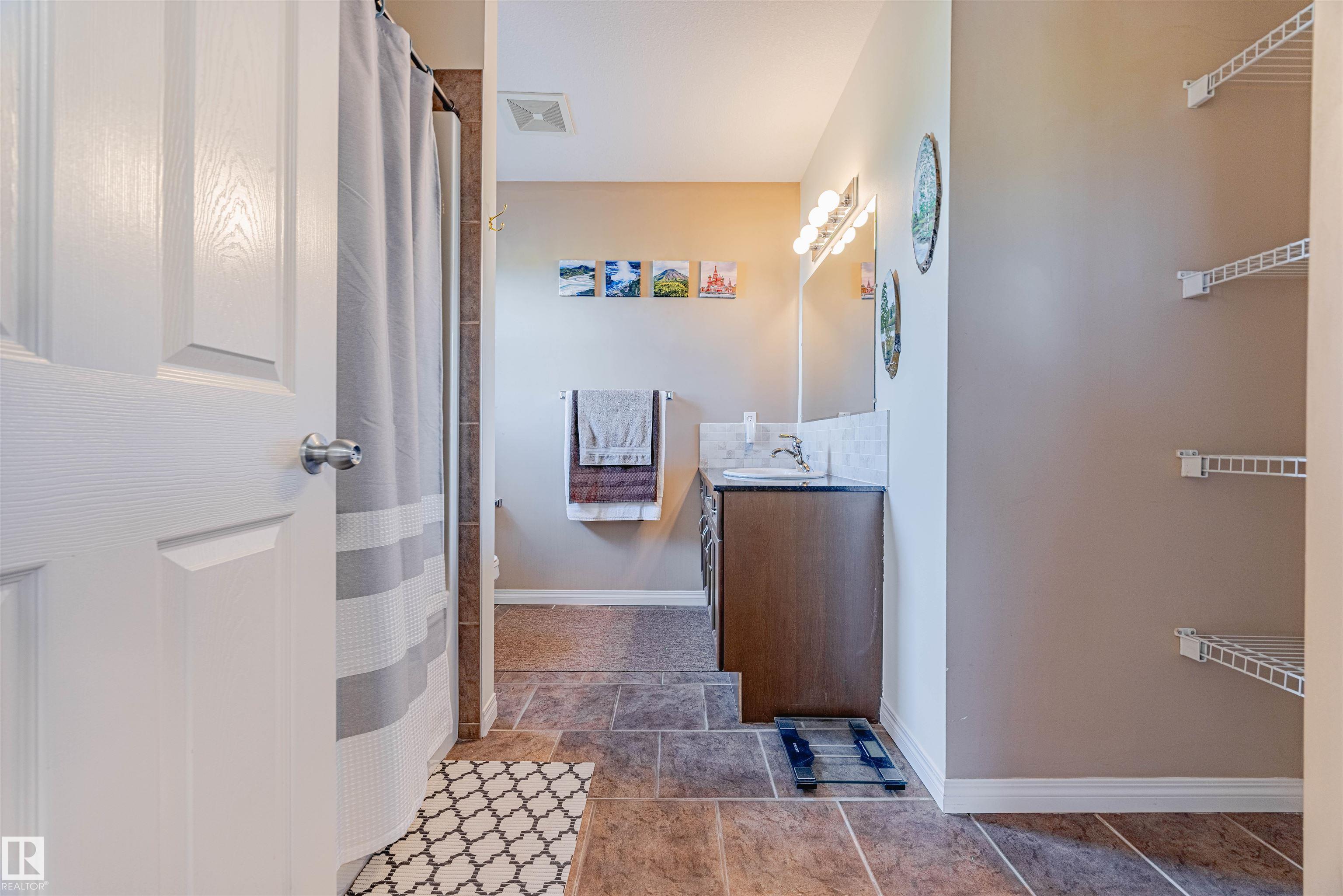 Photo 18 at 405 - 178 Bridgeport Boulevard, Bridgeport, Leduc
